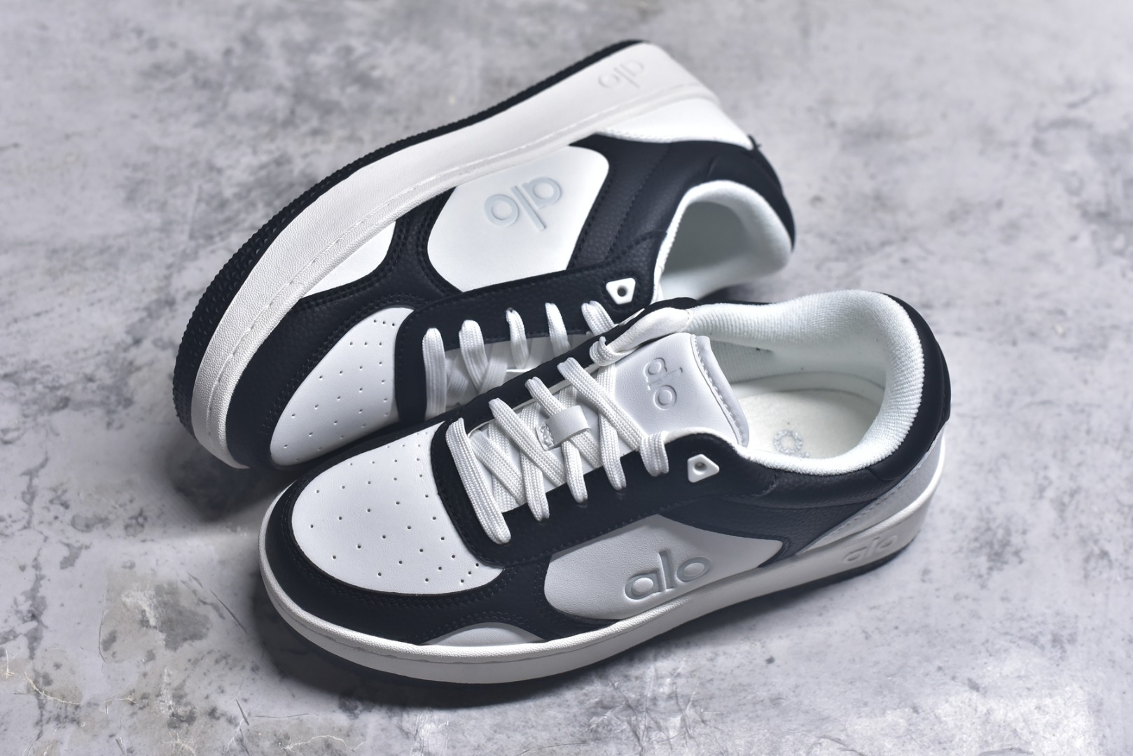 图片[7]-#Alo Yoga Recovery Mode 人气单品 舒适简约防滑耐磨低帮休闲板鞋 #Alo Yoga于2007年创立于洛杉矶，意在传播有意识的运动，同时激发人们的健康意识与创造力。品牌的核心理念在于制作能够带来完美体验的瑜伽服饰与功能性单品，让有意识的运动融入并改变生活。 尺码：36-45-选品中心