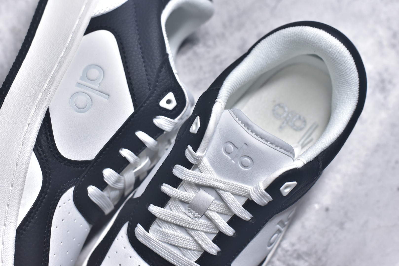 图片[9]-#Alo Yoga Recovery Mode 人气单品 舒适简约防滑耐磨低帮休闲板鞋 #Alo Yoga于2007年创立于洛杉矶，意在传播有意识的运动，同时激发人们的健康意识与创造力。品牌的核心理念在于制作能够带来完美体验的瑜伽服饰与功能性单品，让有意识的运动融入并改变生活。 尺码：36-45-选品中心