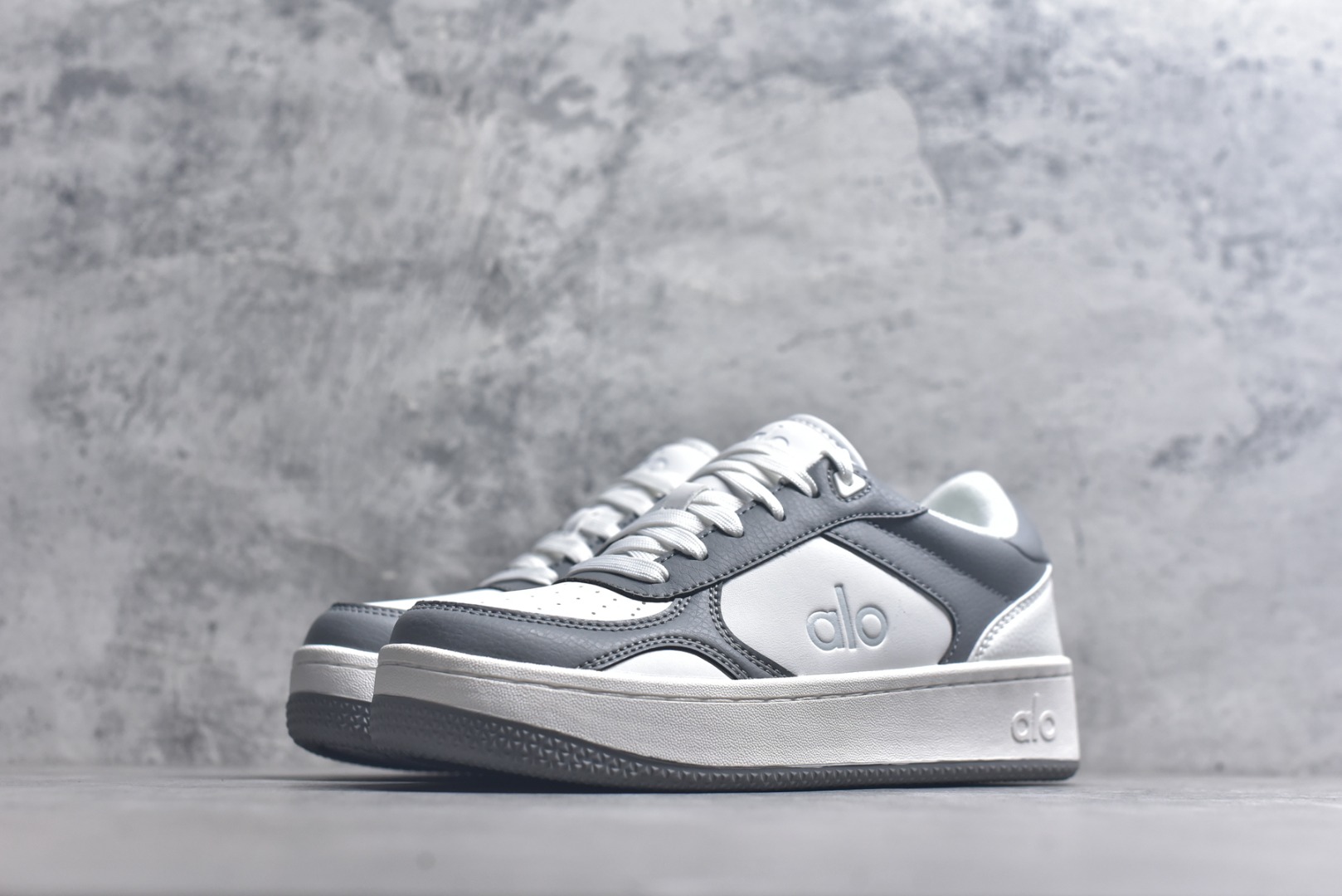 图片[2]-#Alo Yoga Recovery Mode 人气单品 舒适简约防滑耐磨低帮休闲板鞋 #Alo Yoga于2007年创立于洛杉矶，意在传播有意识的运动，同时激发人们的健康意识与创造力。品牌的核心理念在于制作能够带来完美体验的瑜伽服饰与功能性单品，让有意识的运动融入并改变生活。 尺码：36-45\”},\”commodity\”：{\”shop_id\”：\”_dX9DjfokWgwlSvkc3wSnmy5xGbk5VTCbGYzudyw-选品中心