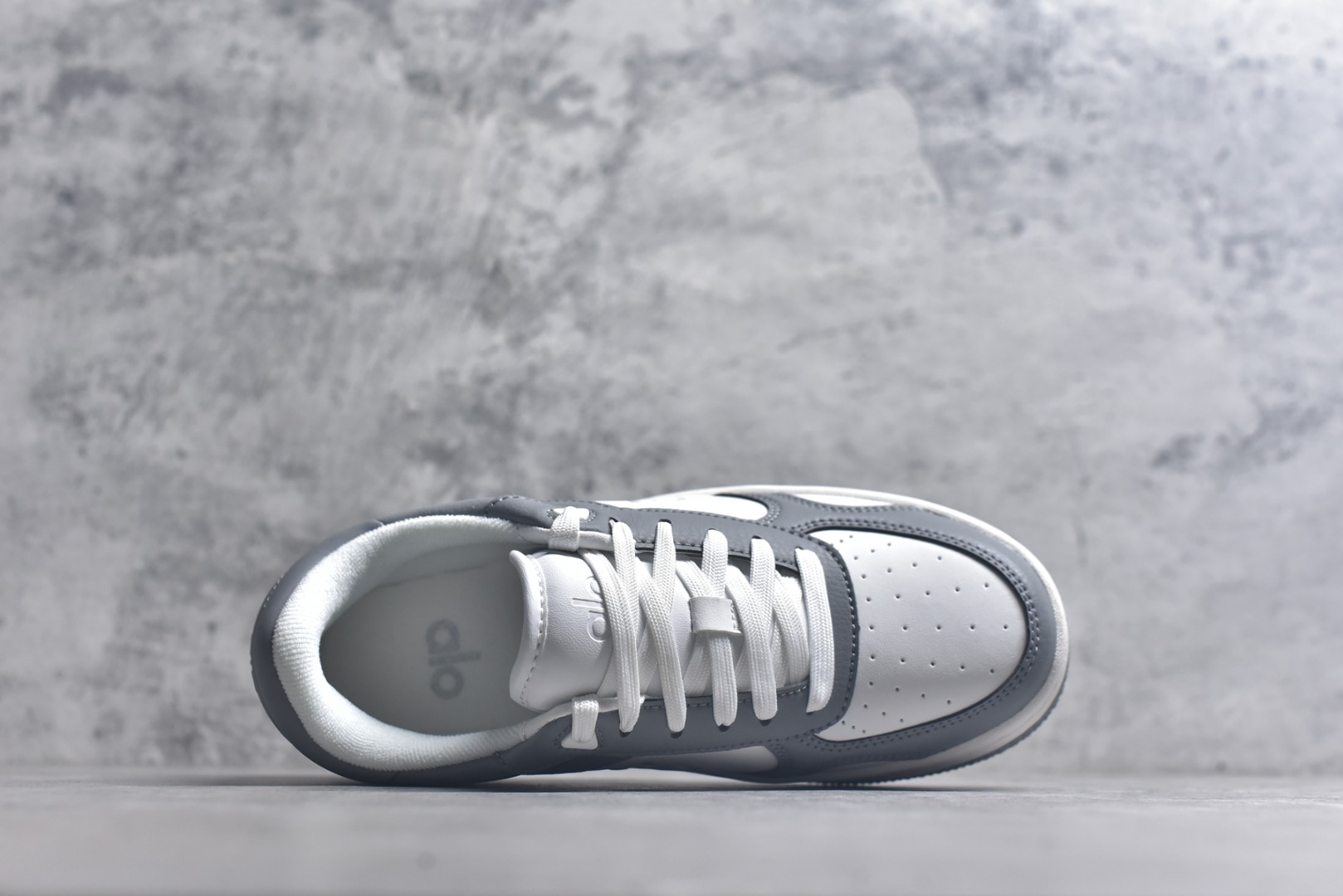 图片[4]-#Alo Yoga Recovery Mode 人气单品 舒适简约防滑耐磨低帮休闲板鞋 #Alo Yoga于2007年创立于洛杉矶，意在传播有意识的运动，同时激发人们的健康意识与创造力。品牌的核心理念在于制作能够带来完美体验的瑜伽服饰与功能性单品，让有意识的运动融入并改变生活。 尺码：36-45\”},\”commodity\”：{\”shop_id\”：\”_dX9DjfokWgwlSvkc3wSnmy5xGbk5VTCbGYzudyw-选品中心