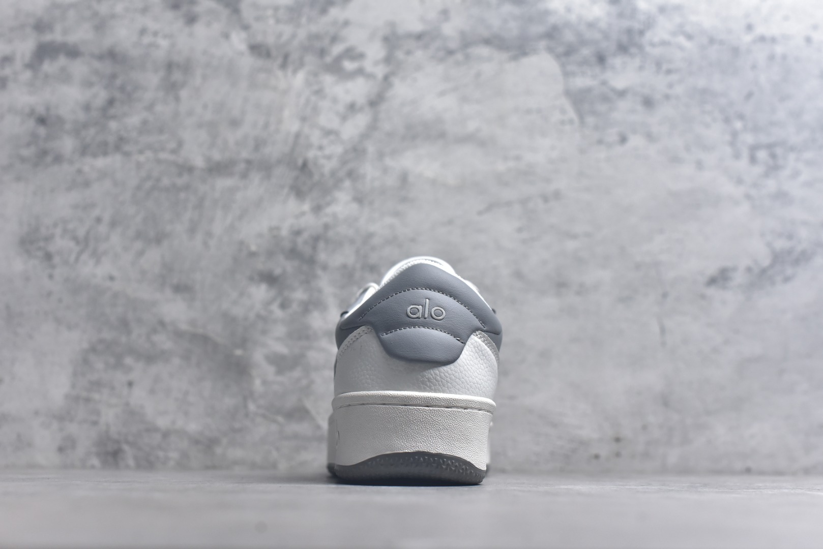 图片[5]-#Alo Yoga Recovery Mode 人气单品 舒适简约防滑耐磨低帮休闲板鞋 #Alo Yoga于2007年创立于洛杉矶，意在传播有意识的运动，同时激发人们的健康意识与创造力。品牌的核心理念在于制作能够带来完美体验的瑜伽服饰与功能性单品，让有意识的运动融入并改变生活。 尺码：36-45\”},\”commodity\”：{\”shop_id\”：\”_dX9DjfokWgwlSvkc3wSnmy5xGbk5VTCbGYzudyw-选品中心