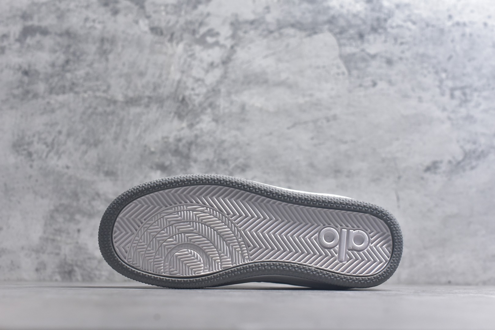 图片[6]-#Alo Yoga Recovery Mode 人气单品 舒适简约防滑耐磨低帮休闲板鞋 #Alo Yoga于2007年创立于洛杉矶，意在传播有意识的运动，同时激发人们的健康意识与创造力。品牌的核心理念在于制作能够带来完美体验的瑜伽服饰与功能性单品，让有意识的运动融入并改变生活。 尺码：36-45\”},\”commodity\”：{\”shop_id\”：\”_dX9DjfokWgwlSvkc3wSnmy5xGbk5VTCbGYzudyw-选品中心