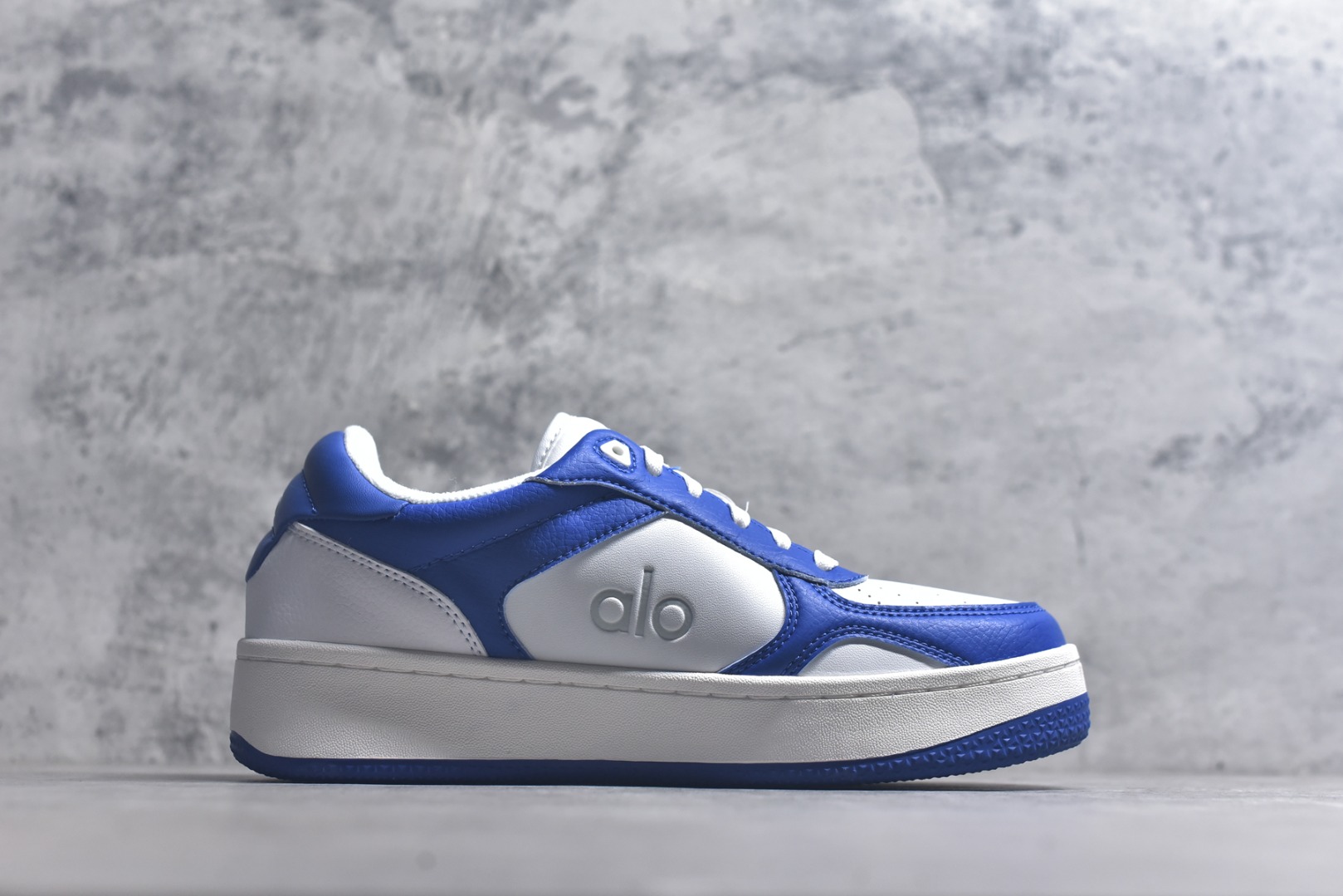 图片[3]-#Alo Yoga Recovery Mode 人气单品 舒适简约防滑耐磨低帮休闲板鞋 #Alo Yoga于2007年创立于洛杉矶，意在传播有意识的运动，同时激发人们的健康意识与创造力。品牌的核心理念在于制作能够带来完美体验的瑜伽服饰与功能性单品，让有意识的运动融入并改变生活。 尺码：36-45-选品中心