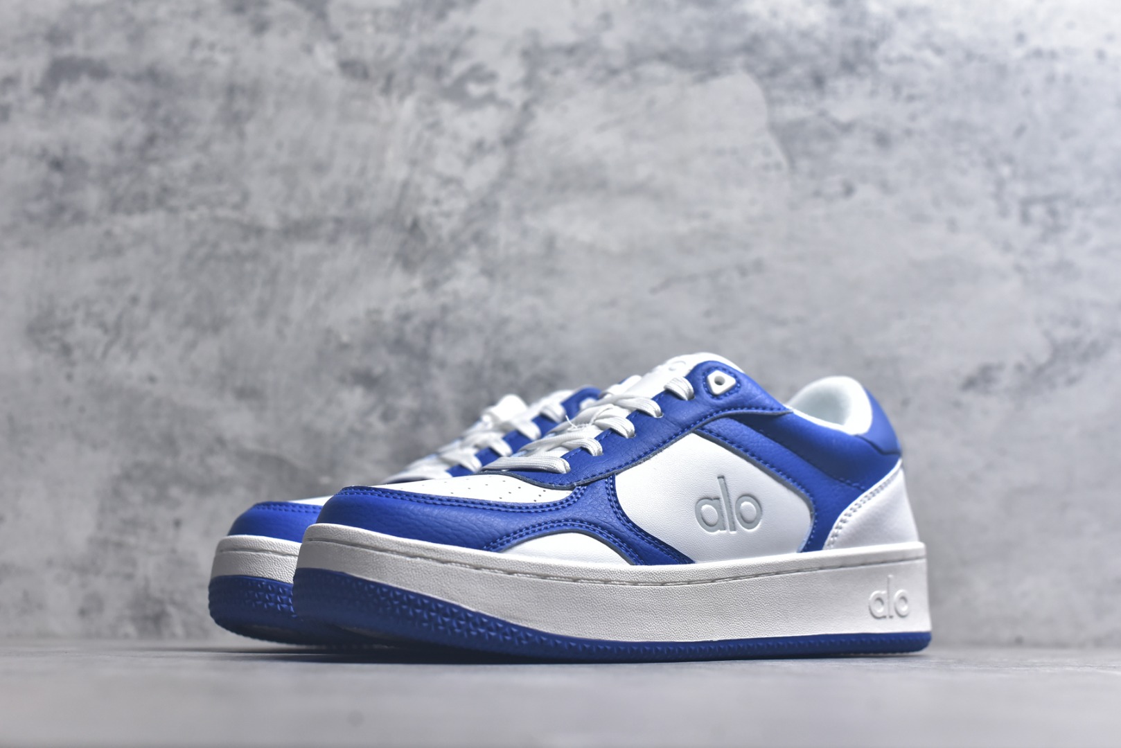 图片[2]-#Alo Yoga Recovery Mode 人气单品 舒适简约防滑耐磨低帮休闲板鞋 #Alo Yoga于2007年创立于洛杉矶，意在传播有意识的运动，同时激发人们的健康意识与创造力。品牌的核心理念在于制作能够带来完美体验的瑜伽服饰与功能性单品，让有意识的运动融入并改变生活。 尺码：36-45-选品中心