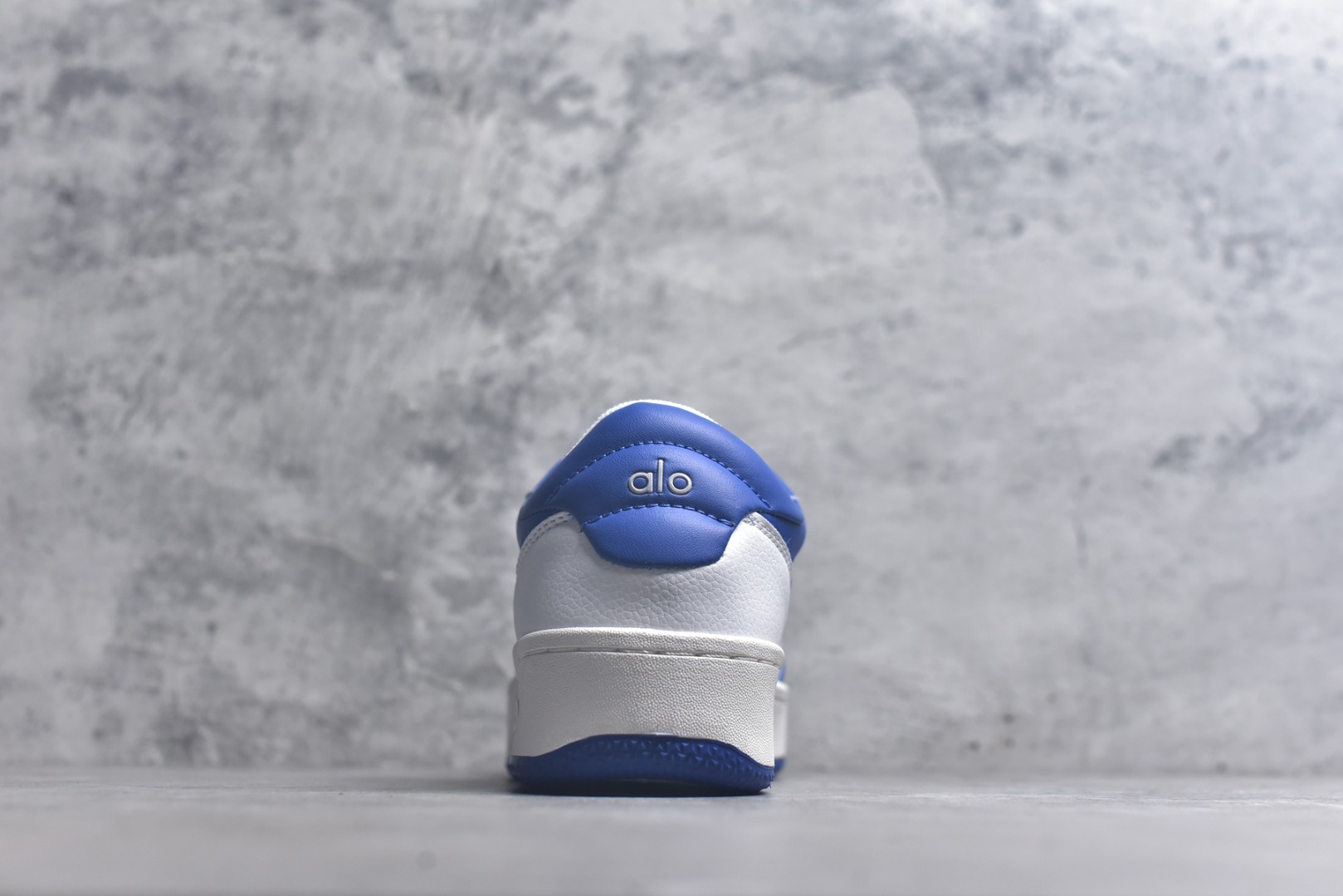 图片[5]-#Alo Yoga Recovery Mode 人气单品 舒适简约防滑耐磨低帮休闲板鞋 #Alo Yoga于2007年创立于洛杉矶，意在传播有意识的运动，同时激发人们的健康意识与创造力。品牌的核心理念在于制作能够带来完美体验的瑜伽服饰与功能性单品，让有意识的运动融入并改变生活。 尺码：36-45-选品中心