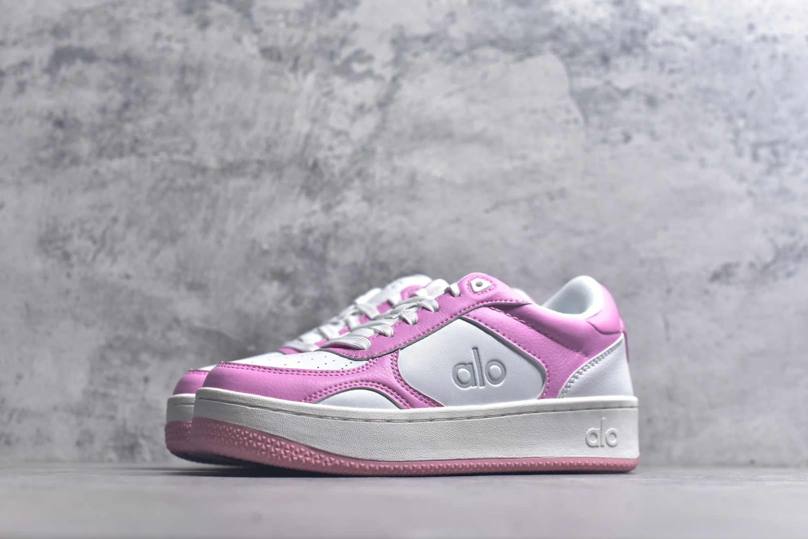 图片[2]-#Alo Yoga Recovery Mode 人气单品 舒适简约防滑耐磨低帮休闲板鞋 #Alo Yoga于2007年创立于洛杉矶，意在传播有意识的运动，同时激发人们的健康意识与创造力。品牌的核心理念在于制作能够带来完美体验的瑜伽服饰与功能性单品，让有意识的运动融入并改变生活。 尺码：36-45-选品中心