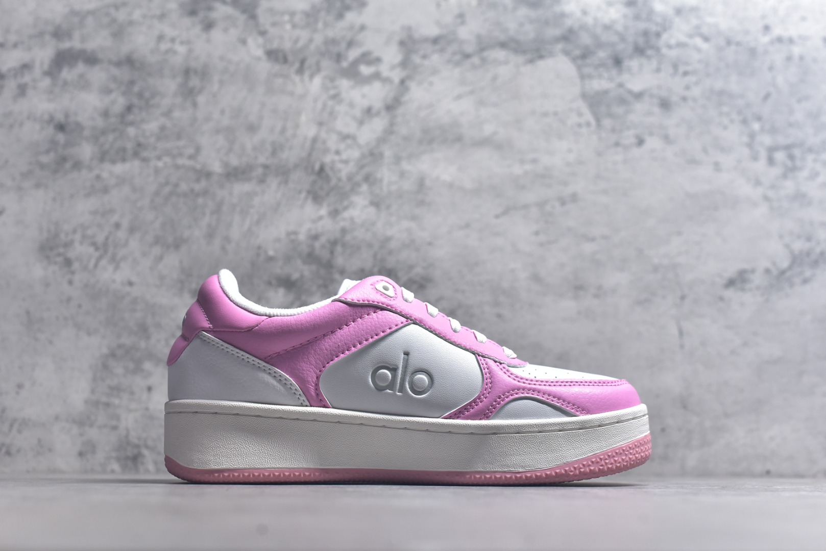 图片[3]-#Alo Yoga Recovery Mode 人气单品 舒适简约防滑耐磨低帮休闲板鞋 #Alo Yoga于2007年创立于洛杉矶，意在传播有意识的运动，同时激发人们的健康意识与创造力。品牌的核心理念在于制作能够带来完美体验的瑜伽服饰与功能性单品，让有意识的运动融入并改变生活。 尺码：36-45-选品中心