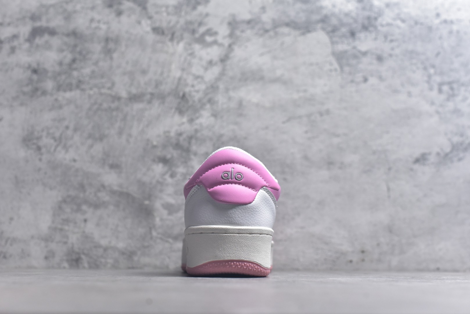 图片[5]-#Alo Yoga Recovery Mode 人气单品 舒适简约防滑耐磨低帮休闲板鞋 #Alo Yoga于2007年创立于洛杉矶，意在传播有意识的运动，同时激发人们的健康意识与创造力。品牌的核心理念在于制作能够带来完美体验的瑜伽服饰与功能性单品，让有意识的运动融入并改变生活。 尺码：36-45-选品中心