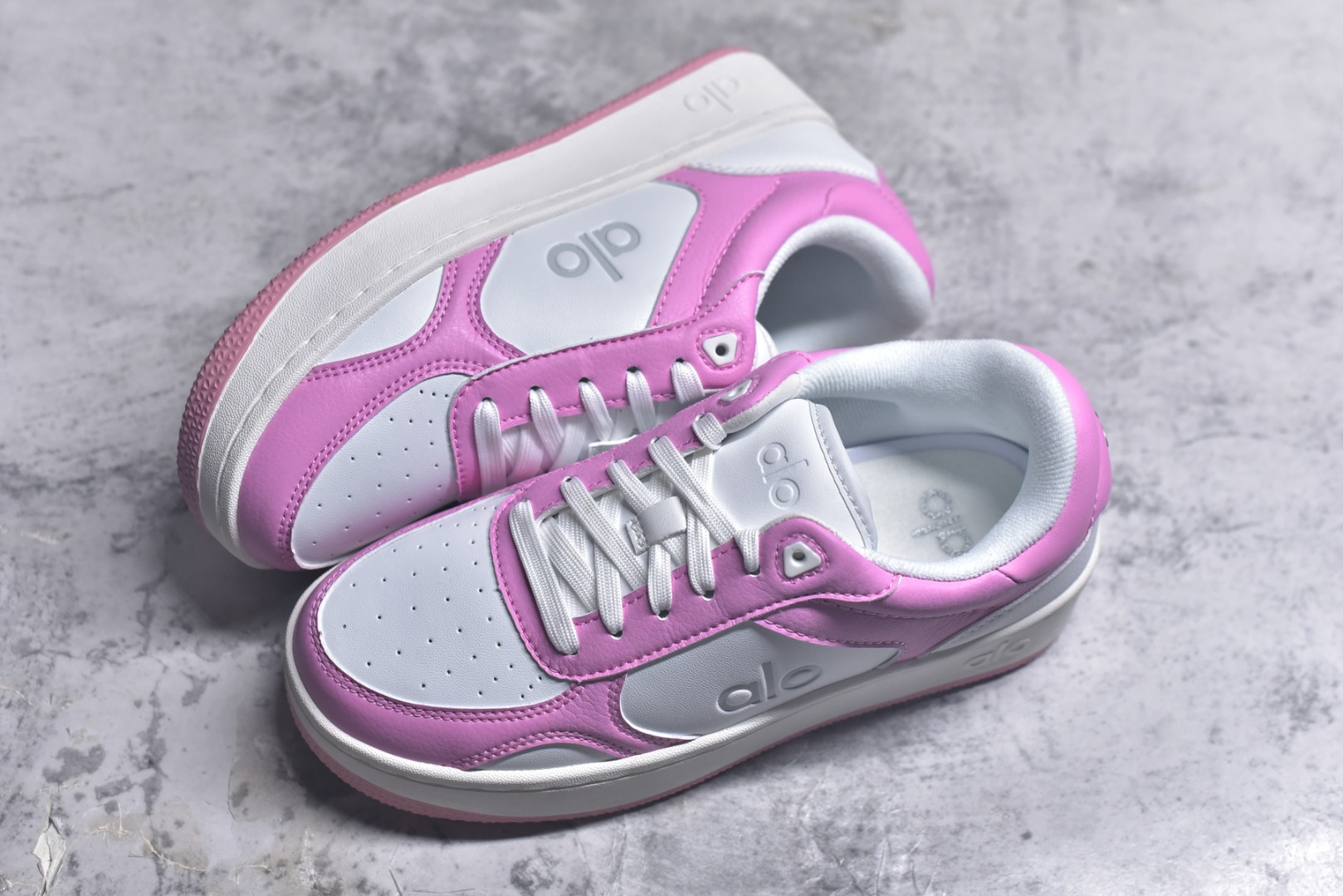 图片[7]-#Alo Yoga Recovery Mode 人气单品 舒适简约防滑耐磨低帮休闲板鞋 #Alo Yoga于2007年创立于洛杉矶，意在传播有意识的运动，同时激发人们的健康意识与创造力。品牌的核心理念在于制作能够带来完美体验的瑜伽服饰与功能性单品，让有意识的运动融入并改变生活。 尺码：36-45-选品中心