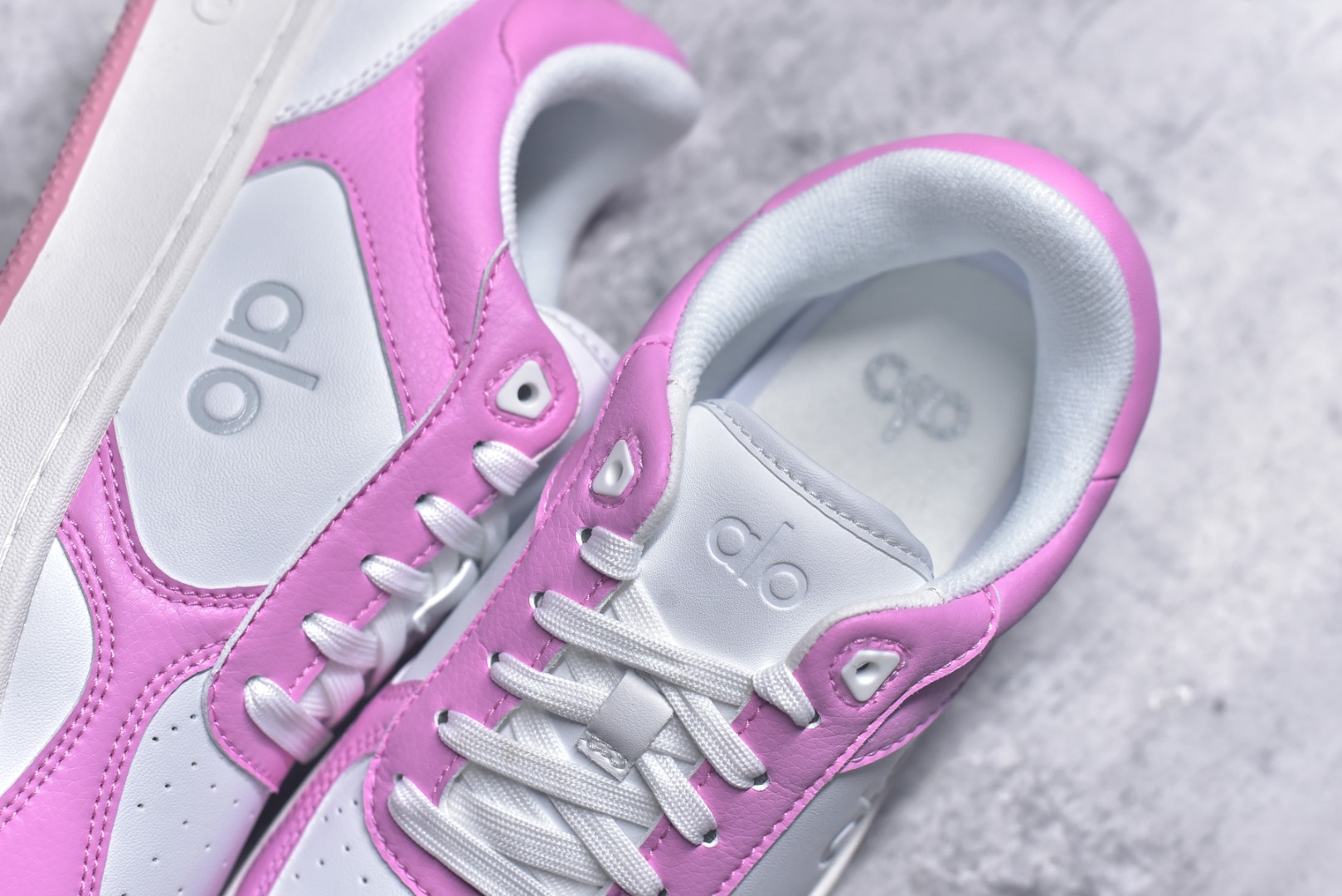 图片[9]-#Alo Yoga Recovery Mode 人气单品 舒适简约防滑耐磨低帮休闲板鞋 #Alo Yoga于2007年创立于洛杉矶，意在传播有意识的运动，同时激发人们的健康意识与创造力。品牌的核心理念在于制作能够带来完美体验的瑜伽服饰与功能性单品，让有意识的运动融入并改变生活。 尺码：36-45-选品中心