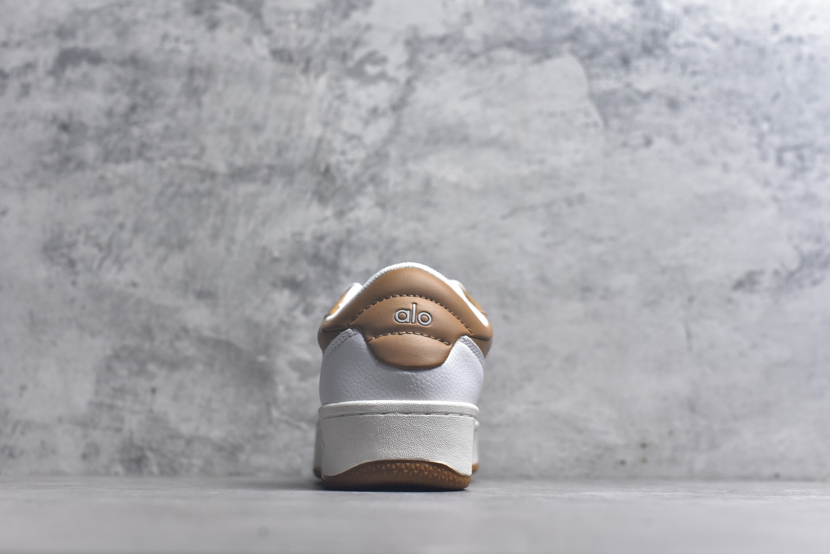 图片[5]-#Alo Yoga Recovery Mode 人气单品 舒适简约防滑耐磨低帮休闲板鞋 #Alo Yoga于2007年创立于洛杉矶，意在传播有意识的运动，同时激发人们的健康意识与创造力。品牌的核心理念在于制作能够带来完美体验的瑜伽服饰与功能性单品，让有意识的运动融入并改变生活。 尺码：36-45-选品中心