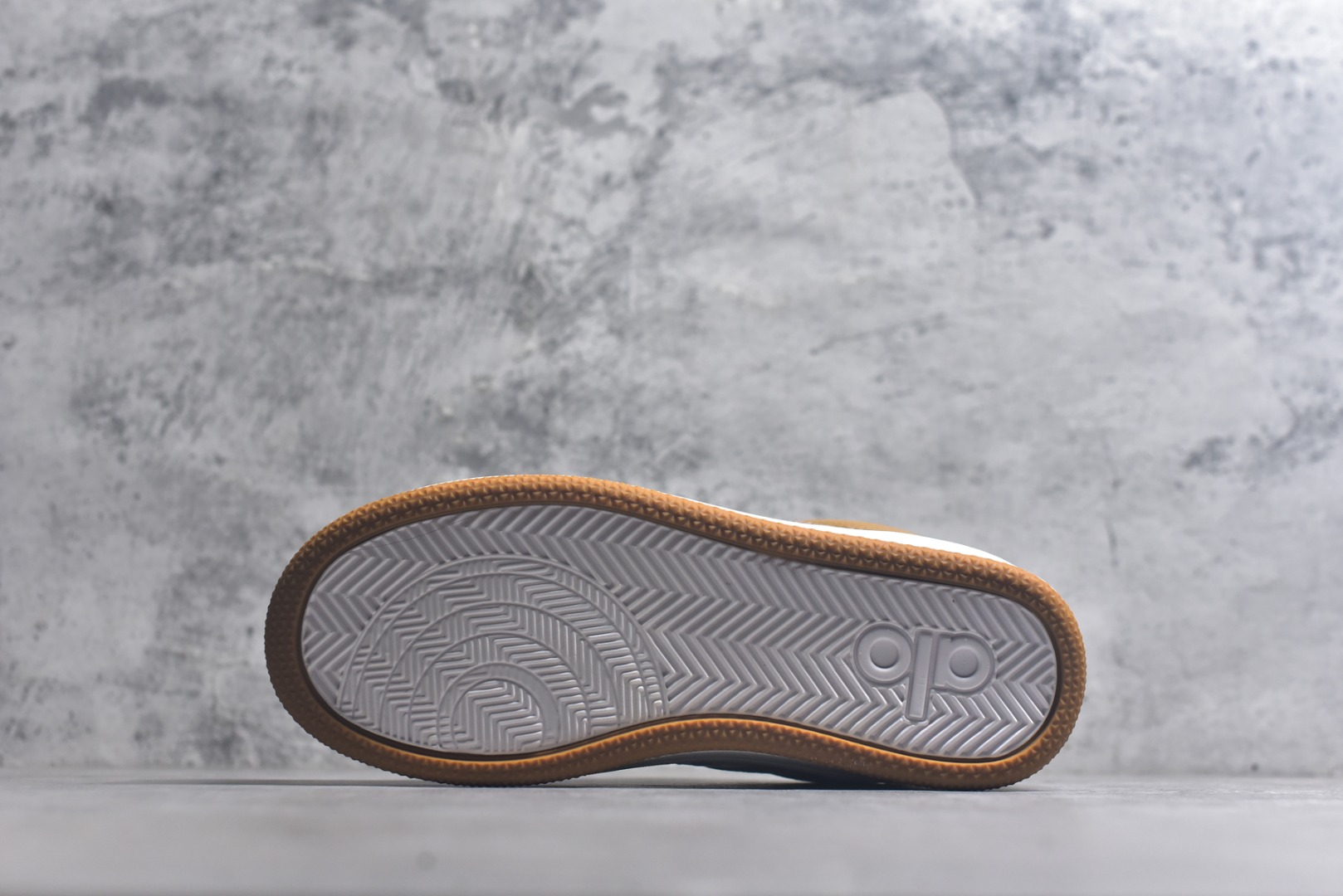 图片[6]-#Alo Yoga Recovery Mode 人气单品 舒适简约防滑耐磨低帮休闲板鞋 #Alo Yoga于2007年创立于洛杉矶，意在传播有意识的运动，同时激发人们的健康意识与创造力。品牌的核心理念在于制作能够带来完美体验的瑜伽服饰与功能性单品，让有意识的运动融入并改变生活。 尺码：36-45-选品中心