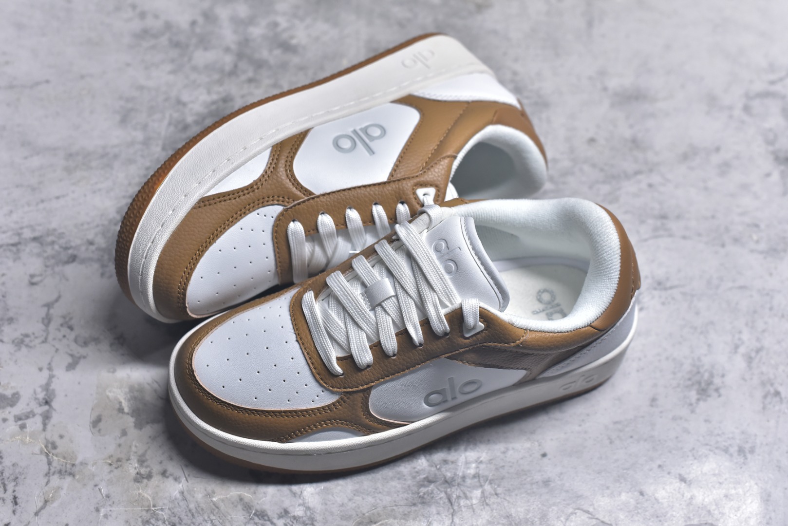 图片[7]-#Alo Yoga Recovery Mode 人气单品 舒适简约防滑耐磨低帮休闲板鞋 #Alo Yoga于2007年创立于洛杉矶，意在传播有意识的运动，同时激发人们的健康意识与创造力。品牌的核心理念在于制作能够带来完美体验的瑜伽服饰与功能性单品，让有意识的运动融入并改变生活。 尺码：36-45-选品中心