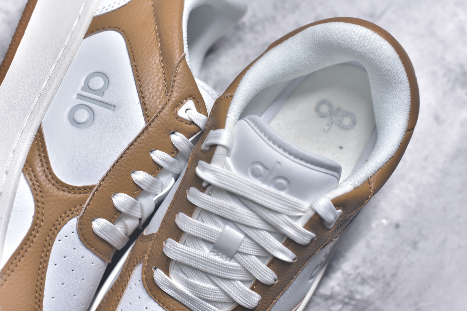 图片[9]-#Alo Yoga Recovery Mode 人气单品 舒适简约防滑耐磨低帮休闲板鞋 #Alo Yoga于2007年创立于洛杉矶，意在传播有意识的运动，同时激发人们的健康意识与创造力。品牌的核心理念在于制作能够带来完美体验的瑜伽服饰与功能性单品，让有意识的运动融入并改变生活。 尺码：36-45-选品中心