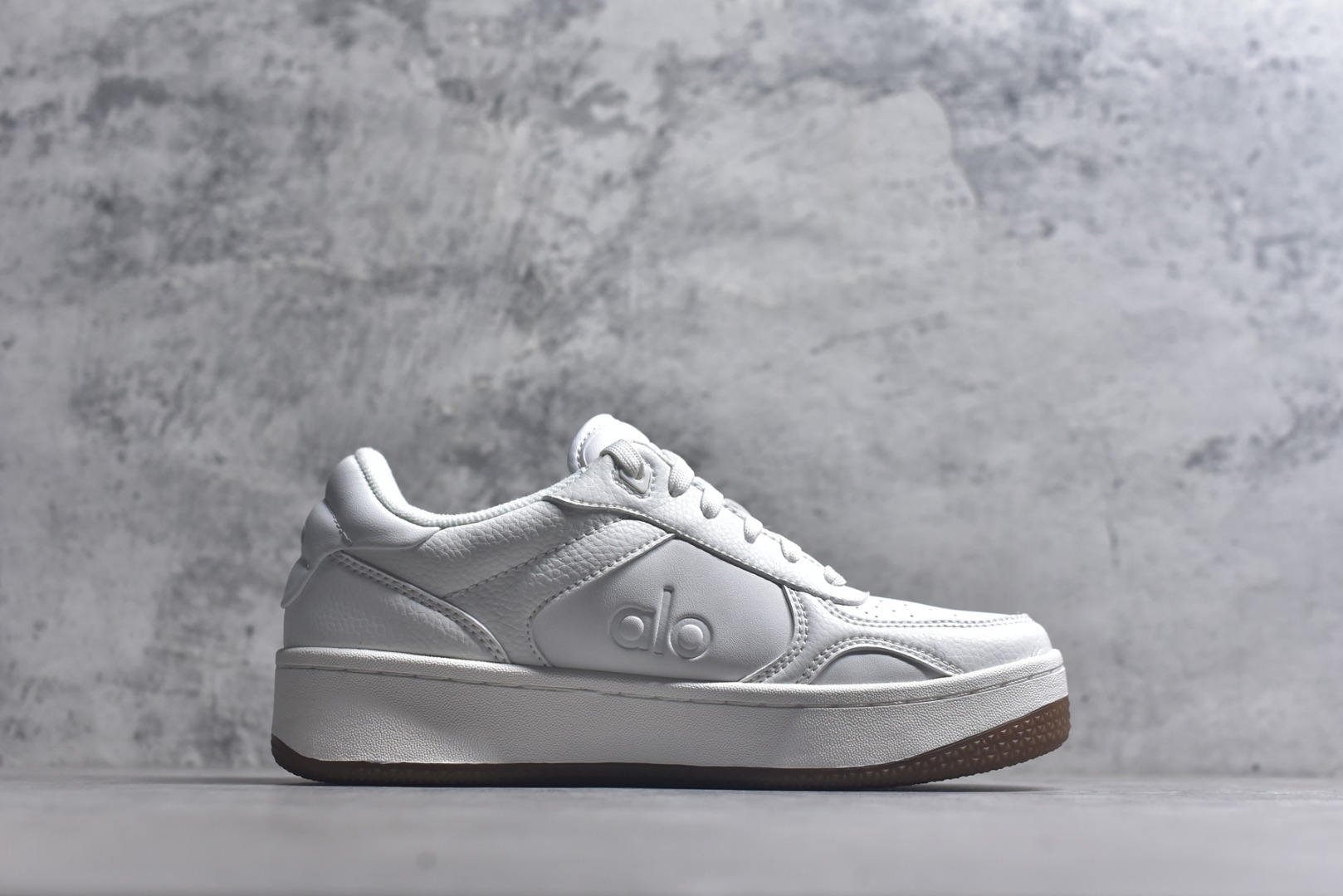 图片[3]-#Alo Yoga Recovery Mode 人气单品 舒适简约防滑耐磨低帮休闲板鞋 #Alo Yoga于2007年创立于洛杉矶，意在传播有意识的运动，同时激发人们的健康意识与创造力。品牌的核心理念在于制作能够带来完美体验的瑜伽服饰与功能性单品，让有意识的运动融入并改变生活。 尺码：36-45-选品中心