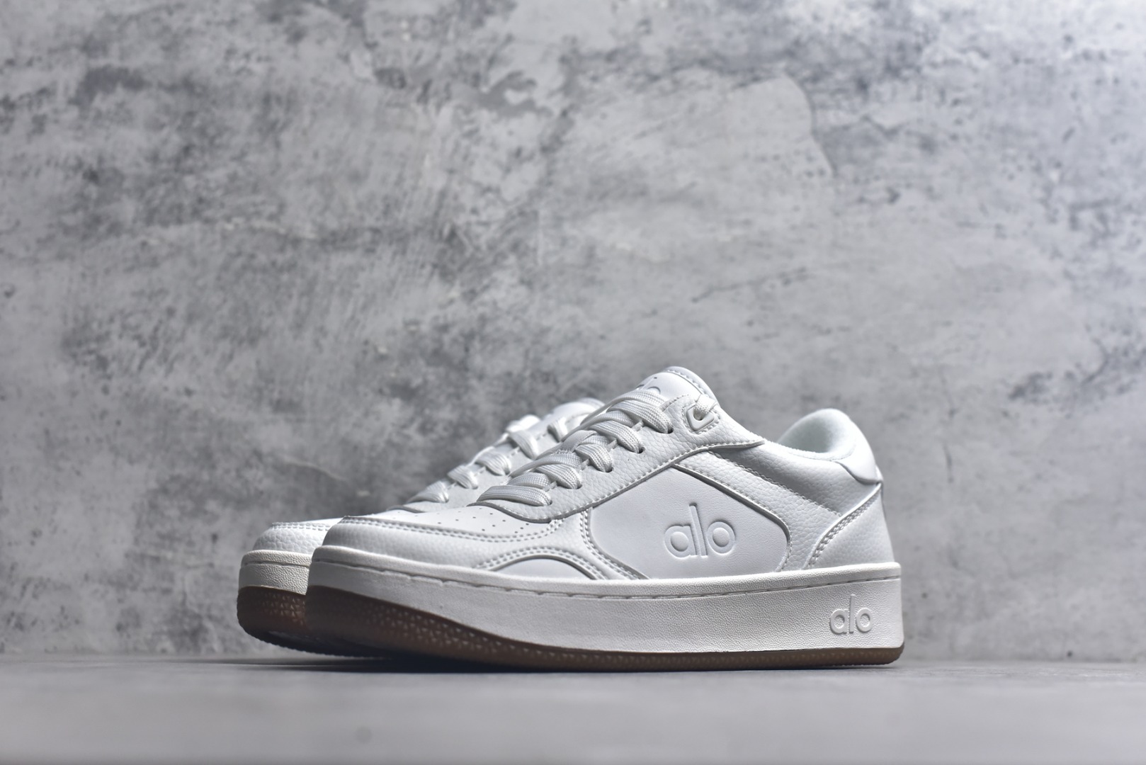 图片[2]-#Alo Yoga Recovery Mode 人气单品 舒适简约防滑耐磨低帮休闲板鞋 #Alo Yoga于2007年创立于洛杉矶，意在传播有意识的运动，同时激发人们的健康意识与创造力。品牌的核心理念在于制作能够带来完美体验的瑜伽服饰与功能性单品，让有意识的运动融入并改变生活。 尺码：36-45-选品中心