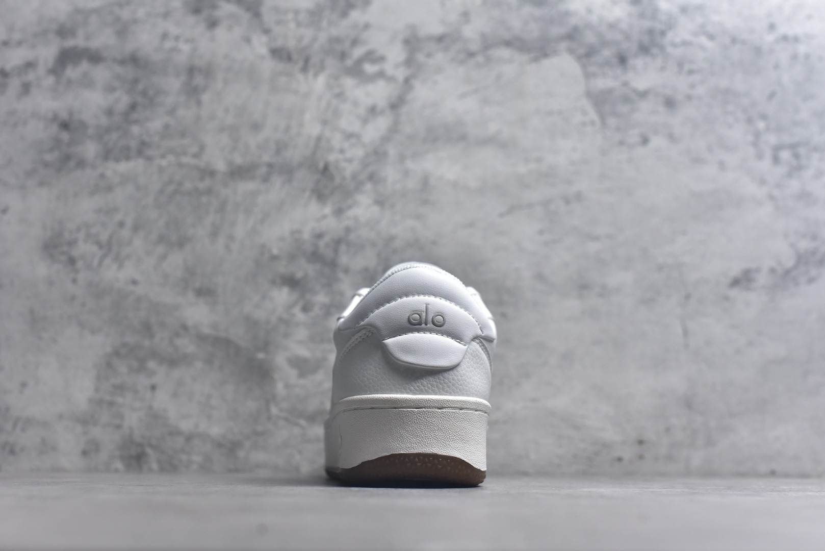 图片[5]-#Alo Yoga Recovery Mode 人气单品 舒适简约防滑耐磨低帮休闲板鞋 #Alo Yoga于2007年创立于洛杉矶，意在传播有意识的运动，同时激发人们的健康意识与创造力。品牌的核心理念在于制作能够带来完美体验的瑜伽服饰与功能性单品，让有意识的运动融入并改变生活。 尺码：36-45-选品中心