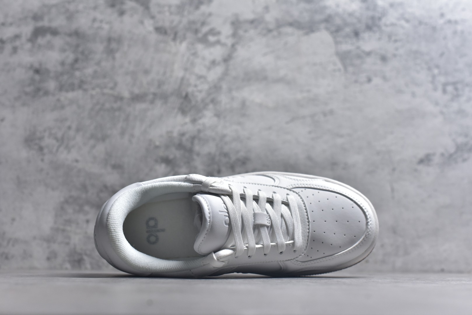 图片[4]-#Alo Yoga Recovery Mode 人气单品 舒适简约防滑耐磨低帮休闲板鞋 #Alo Yoga于2007年创立于洛杉矶，意在传播有意识的运动，同时激发人们的健康意识与创造力。品牌的核心理念在于制作能够带来完美体验的瑜伽服饰与功能性单品，让有意识的运动融入并改变生活。 尺码：36-45-选品中心