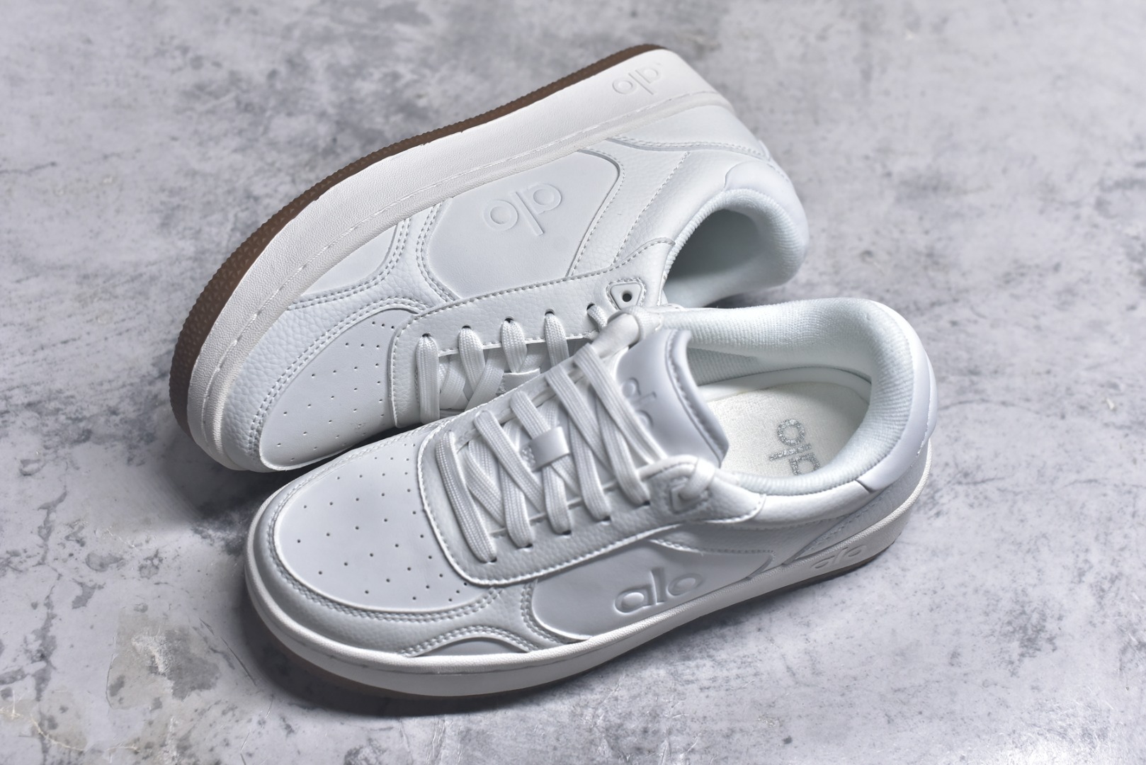 图片[7]-#Alo Yoga Recovery Mode 人气单品 舒适简约防滑耐磨低帮休闲板鞋 #Alo Yoga于2007年创立于洛杉矶，意在传播有意识的运动，同时激发人们的健康意识与创造力。品牌的核心理念在于制作能够带来完美体验的瑜伽服饰与功能性单品，让有意识的运动融入并改变生活。 尺码：36-45-选品中心