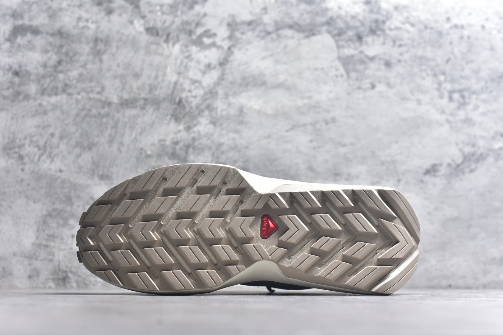 图片[6]-#雷军系列 SALOMON 萨洛蒙 ODYSSEY ELMT LOW舒适百搭减震防滑耐磨低帮休闲越野长跑城市通勤跑步鞋 雷军同款 SALOMON诞生于1947年的法国阿尔卑斯山区，全球知名的户外运动品牌。一直致力于推动滑雪、越野跑等山地运动的发展及产品的进步。其产品设计致力于追求创新和发掘产品的性能极限，帮助喜欢自由的人在山地间不断挑战自我。实拍调校N版已经零色差零失真 百分百还原实物色彩所见即所得 不存在货不对板色差等低级问题 选购参考实物拍摄 不混卖不参货 只用心做好货严格选品 承诺混一赔十 尺码：40 40.5 41 42 42.5 43 44 44.5 45 46-选品中心