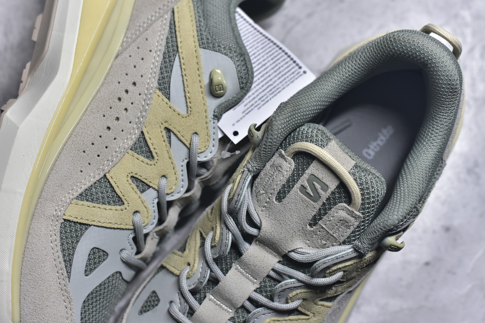 图片[9]-#雷军系列 SALOMON 萨洛蒙 ODYSSEY ELMT LOW舒适百搭减震防滑耐磨低帮休闲越野长跑城市通勤跑步鞋 雷军同款 SALOMON诞生于1947年的法国阿尔卑斯山区，全球知名的户外运动品牌。一直致力于推动滑雪、越野跑等山地运动的发展及产品的进步。其产品设计致力于追求创新和发掘产品的性能极限，帮助喜欢自由的人在山地间不断挑战自我。实拍调校N版已经零色差零失真 百分百还原实物色彩所见即所得 不存在货不对板色差等低级问题 选购参考实物拍摄 不混卖不参货 只用心做好货严格选品 承诺混一赔十 尺码：40 40.5 41 42 42.5 43 44 44.5 45 46-选品中心