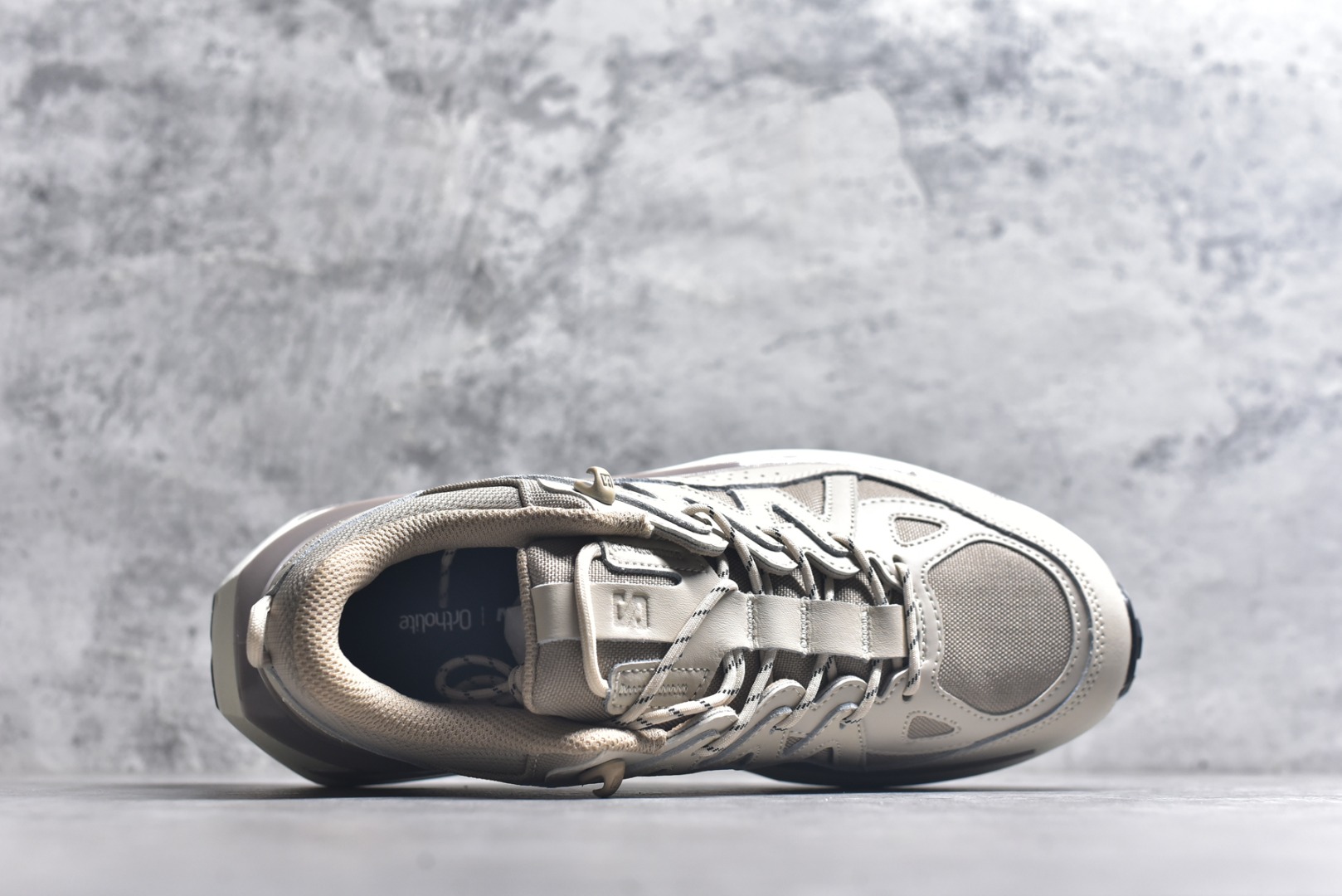 图片[4]-#雷军系列 SALOMON 萨洛蒙 ODYSSEY ELMT LOW舒适百搭减震防滑耐磨低帮休闲越野长跑城市通勤跑步鞋 雷军同款 SALOMON诞生于1947年的法国阿尔卑斯山区，全球知名的户外运动品牌。一直致力于推动滑雪、越野跑等山地运动的发展及产品的进步。其产品设计致力于追求创新和发掘产品的性能极限，帮助喜欢自由的人在山地间不断挑战自我。实拍调校N版已经零色差零失真 百分百还原实物色彩所见即所得 不存在货不对板色差等低级问题 选购参考实物拍摄 不混卖不参货 只用心做好货严格选品 承诺混一赔十 尺码：40 40.5 41 42 42.5 43 44 44.5 45 46-选品中心