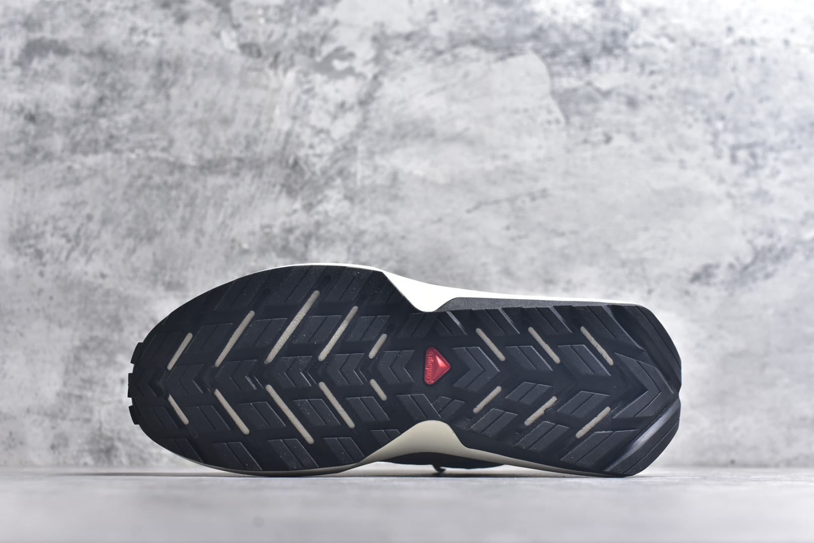 图片[6]-#雷军系列 SALOMON 萨洛蒙 ODYSSEY ELMT LOW舒适百搭减震防滑耐磨低帮休闲越野长跑城市通勤跑步鞋 雷军同款 SALOMON诞生于1947年的法国阿尔卑斯山区，全球知名的户外运动品牌。一直致力于推动滑雪、越野跑等山地运动的发展及产品的进步。其产品设计致力于追求创新和发掘产品的性能极限，帮助喜欢自由的人在山地间不断挑战自我。实拍调校N版已经零色差零失真 百分百还原实物色彩所见即所得 不存在货不对板色差等低级问题 选购参考实物拍摄 不混卖不参货 只用心做好货严格选品 承诺混一赔十 尺码：40 40.5 41 42 42.5 43 44 44.5 45 46-选品中心