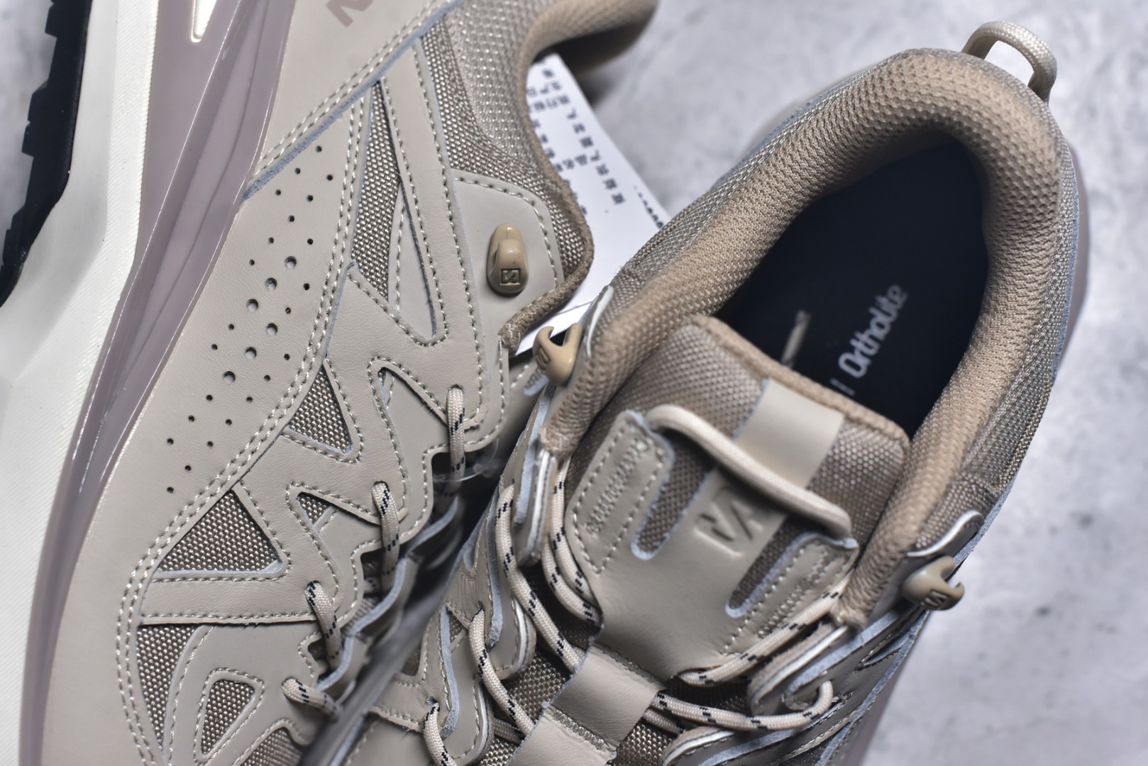 图片[9]-#雷军系列 SALOMON 萨洛蒙 ODYSSEY ELMT LOW舒适百搭减震防滑耐磨低帮休闲越野长跑城市通勤跑步鞋 雷军同款 SALOMON诞生于1947年的法国阿尔卑斯山区，全球知名的户外运动品牌。一直致力于推动滑雪、越野跑等山地运动的发展及产品的进步。其产品设计致力于追求创新和发掘产品的性能极限，帮助喜欢自由的人在山地间不断挑战自我。实拍调校N版已经零色差零失真 百分百还原实物色彩所见即所得 不存在货不对板色差等低级问题 选购参考实物拍摄 不混卖不参货 只用心做好货严格选品 承诺混一赔十 尺码：40 40.5 41 42 42.5 43 44 44.5 45 46-选品中心