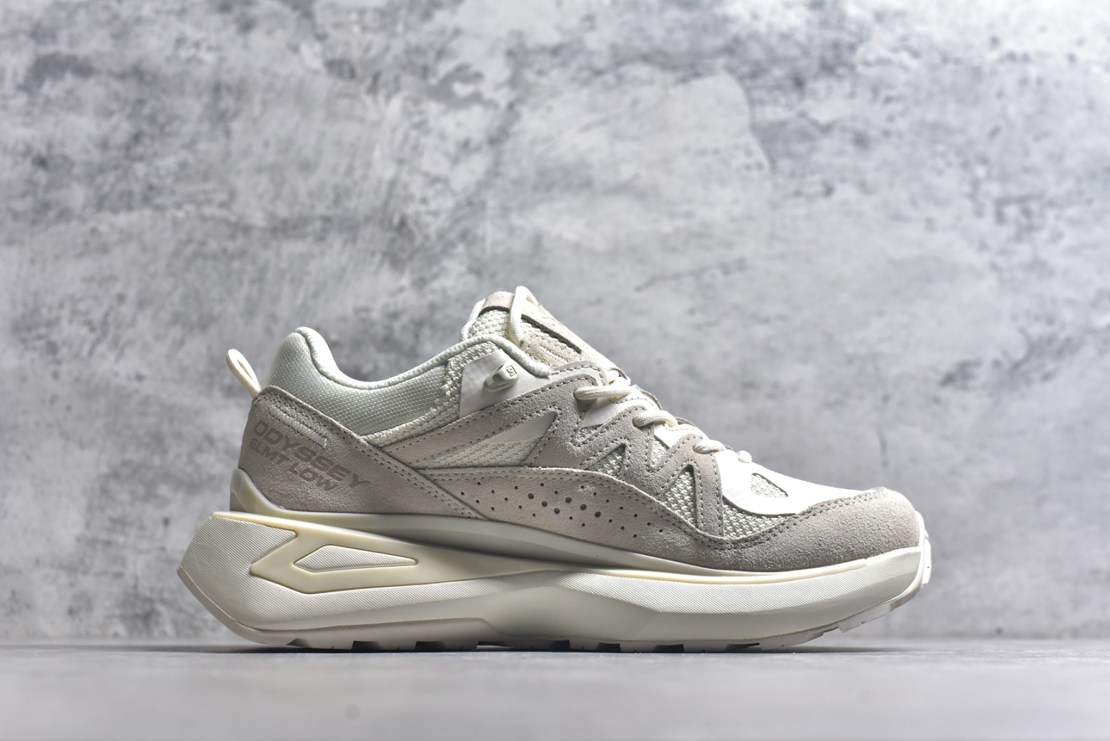 图片[3]-#SALOMON萨洛蒙 ODYSSEY ELMT LOW LTR 时尚简约舒适美观 防滑耐磨 低帮 户外功能鞋 男女同款 棕褐色 SALOMON诞生于1947年的法国阿尔卑斯山区，全球知名的户外运动品牌。一直致力于推动滑雪、越野跑等山地运动的发展及产品的进步。其产品设计致力于追求创新和发掘产品的性能极限，帮助喜欢自由的人在山地间不断挑战自我。实拍调校N版已经零色差零失真 百分百还原实物色彩所见即所得 不存在货不对板色差等低级问题 选购参考实物拍摄 不混卖不参货 只用心做好货严格选品 承诺混一赔十 尺码：40 40.5 41 42 42.5 43 44 44.5 45 46-选品中心