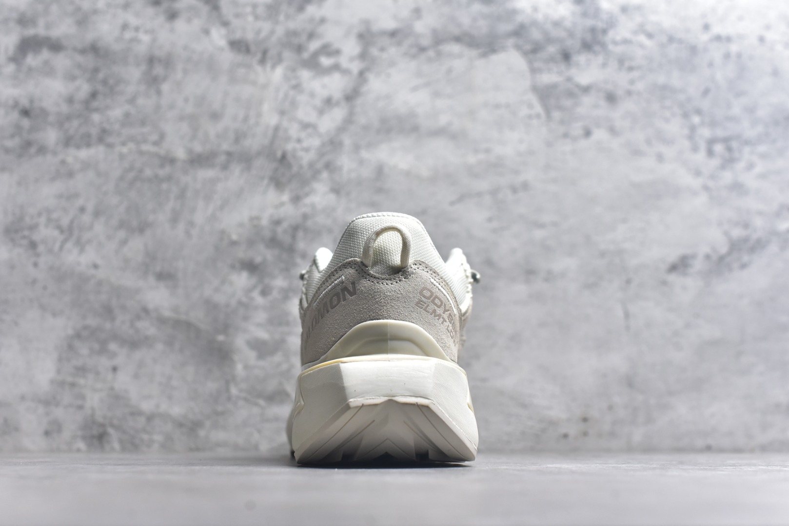 图片[5]-#SALOMON萨洛蒙 ODYSSEY ELMT LOW LTR 时尚简约舒适美观 防滑耐磨 低帮 户外功能鞋 男女同款 棕褐色 SALOMON诞生于1947年的法国阿尔卑斯山区，全球知名的户外运动品牌。一直致力于推动滑雪、越野跑等山地运动的发展及产品的进步。其产品设计致力于追求创新和发掘产品的性能极限，帮助喜欢自由的人在山地间不断挑战自我。实拍调校N版已经零色差零失真 百分百还原实物色彩所见即所得 不存在货不对板色差等低级问题 选购参考实物拍摄 不混卖不参货 只用心做好货严格选品 承诺混一赔十 尺码：40 40.5 41 42 42.5 43 44 44.5 45 46-选品中心