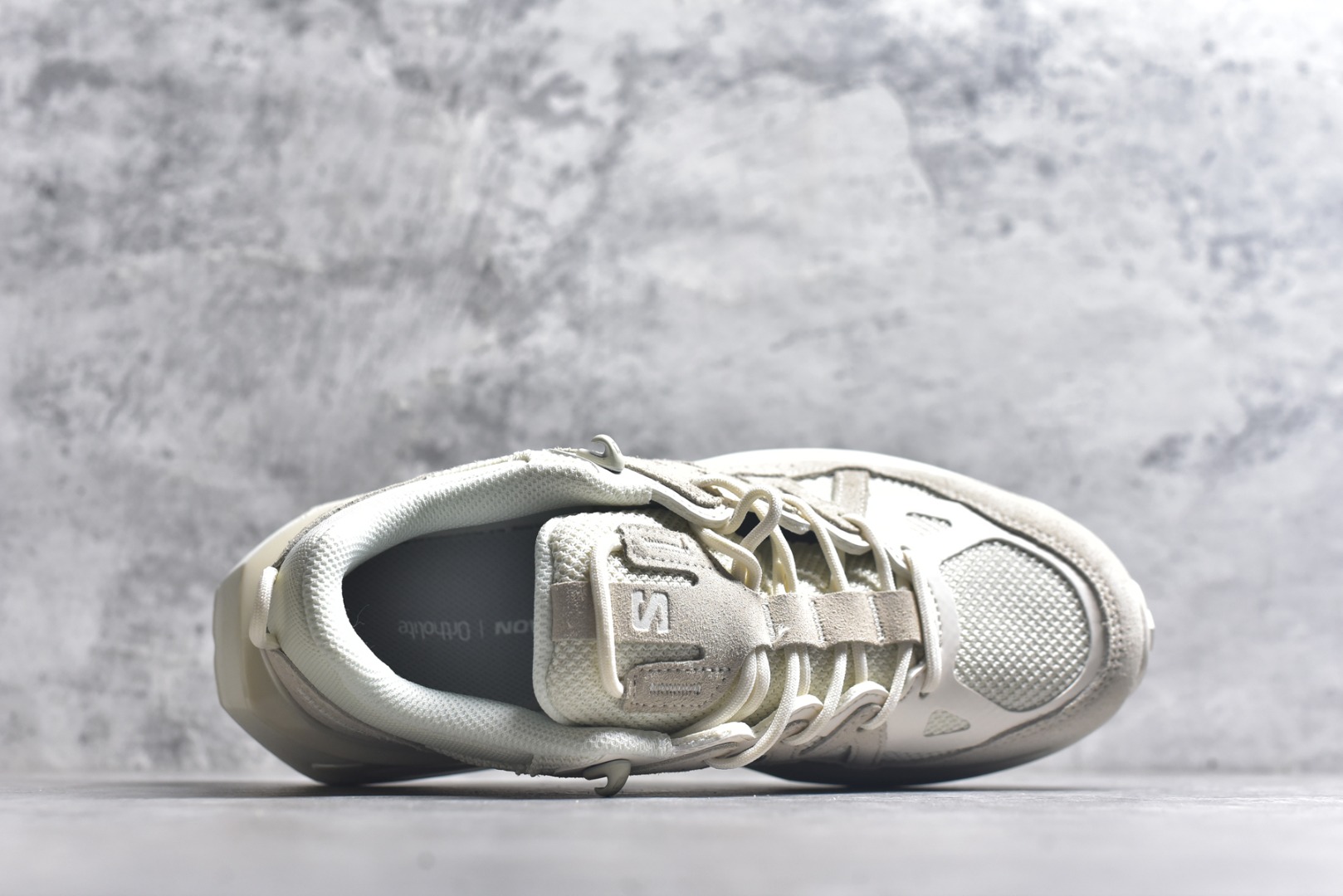 图片[4]-#SALOMON萨洛蒙 ODYSSEY ELMT LOW LTR 时尚简约舒适美观 防滑耐磨 低帮 户外功能鞋 男女同款 棕褐色 SALOMON诞生于1947年的法国阿尔卑斯山区，全球知名的户外运动品牌。一直致力于推动滑雪、越野跑等山地运动的发展及产品的进步。其产品设计致力于追求创新和发掘产品的性能极限，帮助喜欢自由的人在山地间不断挑战自我。实拍调校N版已经零色差零失真 百分百还原实物色彩所见即所得 不存在货不对板色差等低级问题 选购参考实物拍摄 不混卖不参货 只用心做好货严格选品 承诺混一赔十 尺码：40 40.5 41 42 42.5 43 44 44.5 45 46-选品中心