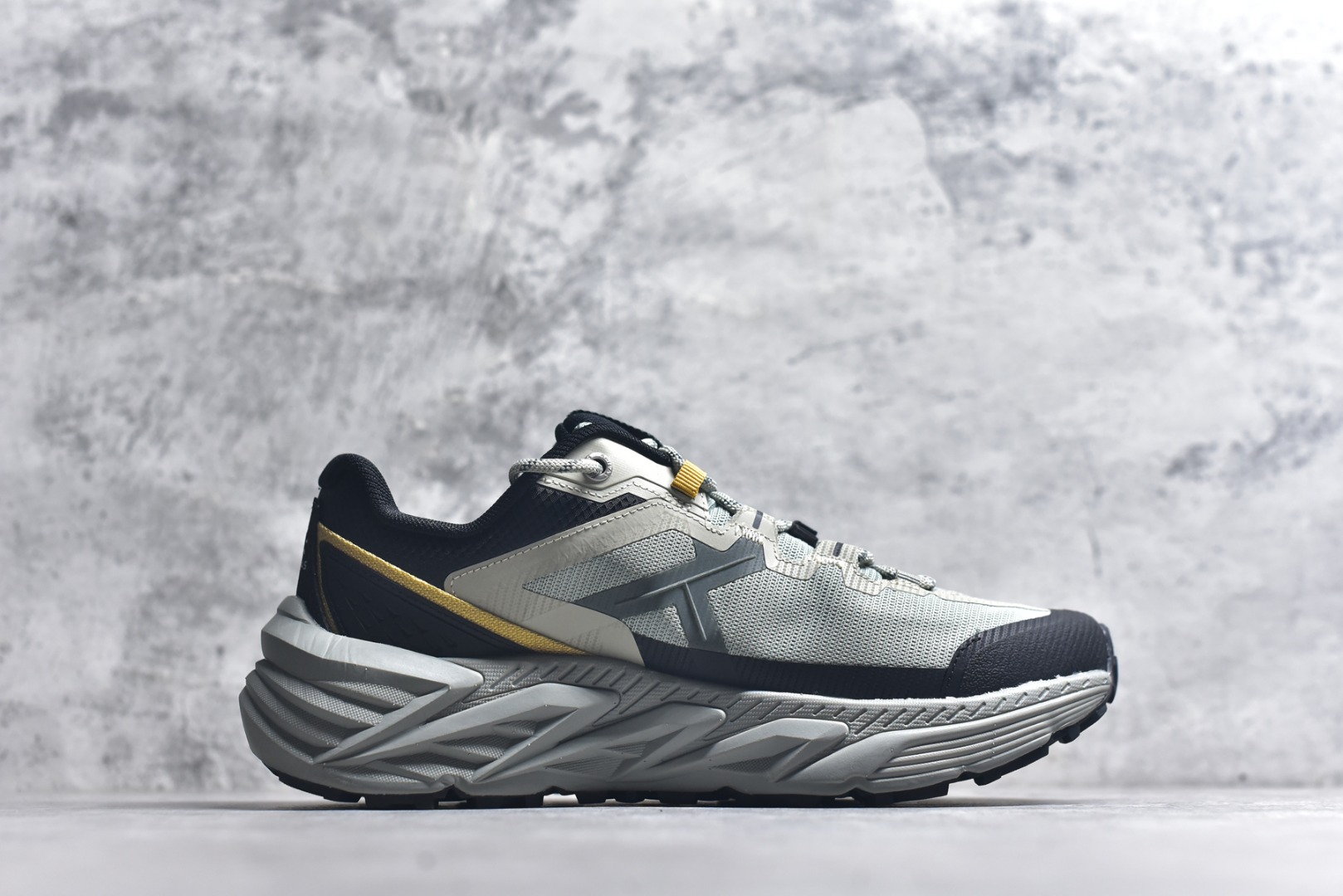 图片[3]-#【原装公司级 KAILAS 山行-2 GTX 户外越野鞋】 热门爆款 鞋面主体采用梭织布 内里搭配GTX防水内靴 防水性能高 包裹性强 Vibram Megagrip大底支撑超强抓地及耐磨性 专为户外而生 尺码：36-45-选品中心