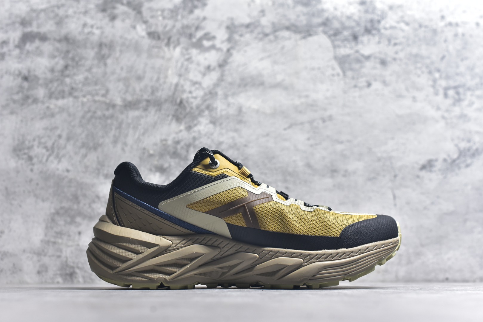 图片[3]-#【原装公司级 KAILAS 山行-2 GTX 户外越野鞋】 热门爆款 鞋面主体采用梭织布 内里搭配GTX防水内靴 防水性能高 包裹性强 Vibram Megagrip大底支撑超强抓地及耐磨性 专为户外而生 尺码：36-45-选品中心