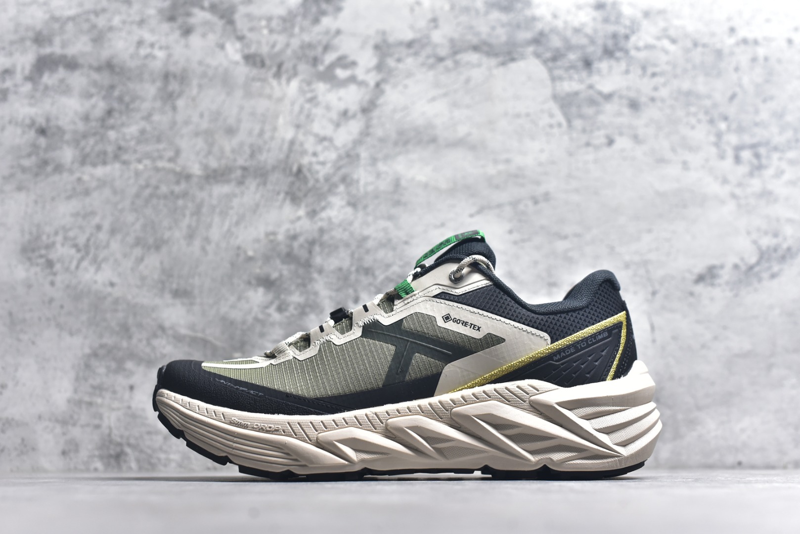 #【原装公司级 KAILAS 山行-2 GTX 户外越野鞋】 热门爆款 鞋面主体采用梭织布 内里搭配GTX防水内靴 防水性能高 包裹性强 Vibram Megagrip大底支撑超强抓地及耐磨性 专为户外而生 尺码：36-45-选品中心