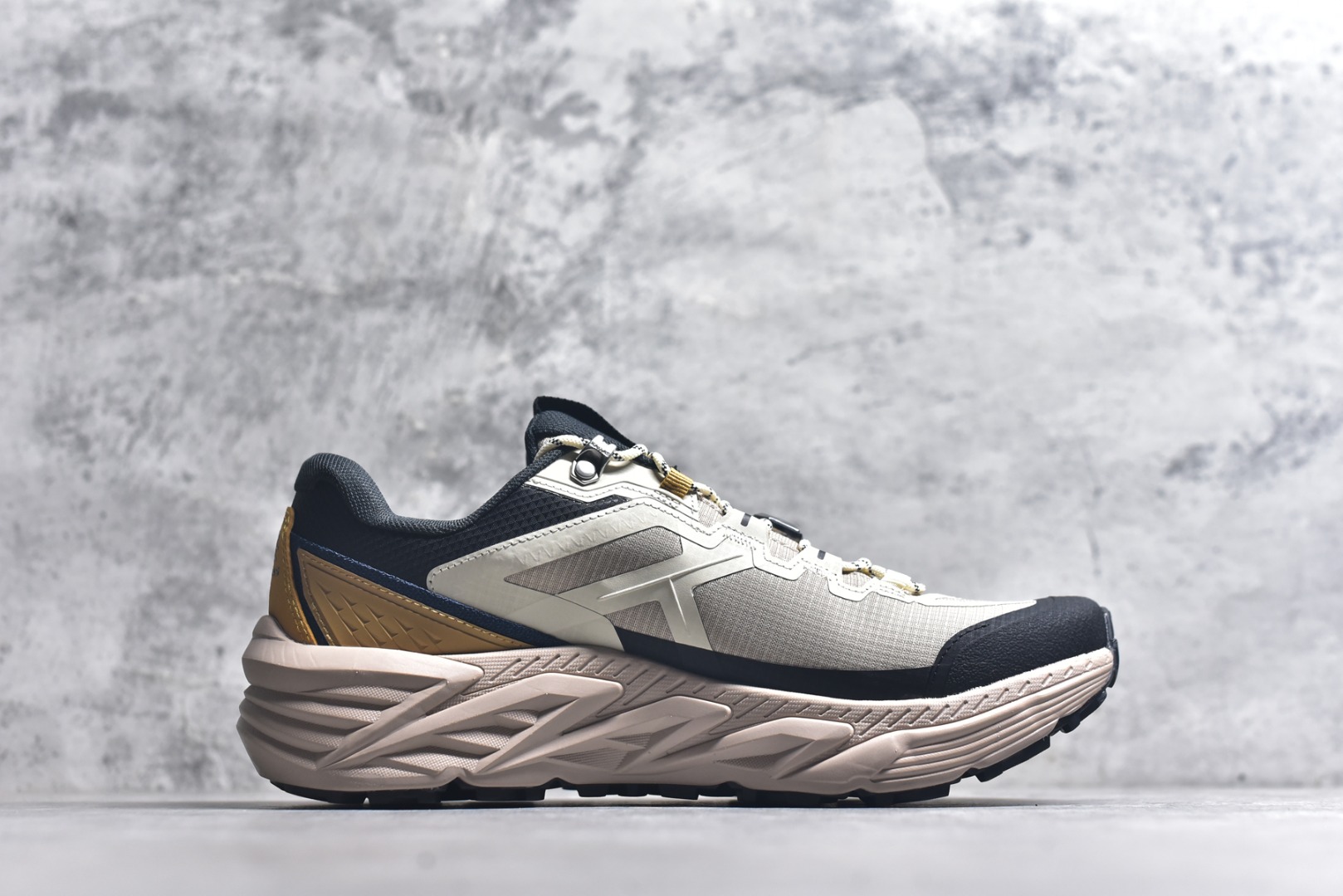 图片[3]-#【原装公司级 KAILAS 山行-2 GTX 户外越野鞋】 热门爆款 鞋面主体采用梭织布 内里搭配GTX防水内靴 防水性能高 包裹性强 Vibram Megagrip大底支撑超强抓地及耐磨性 专为户外而生 尺码：36-45-选品中心