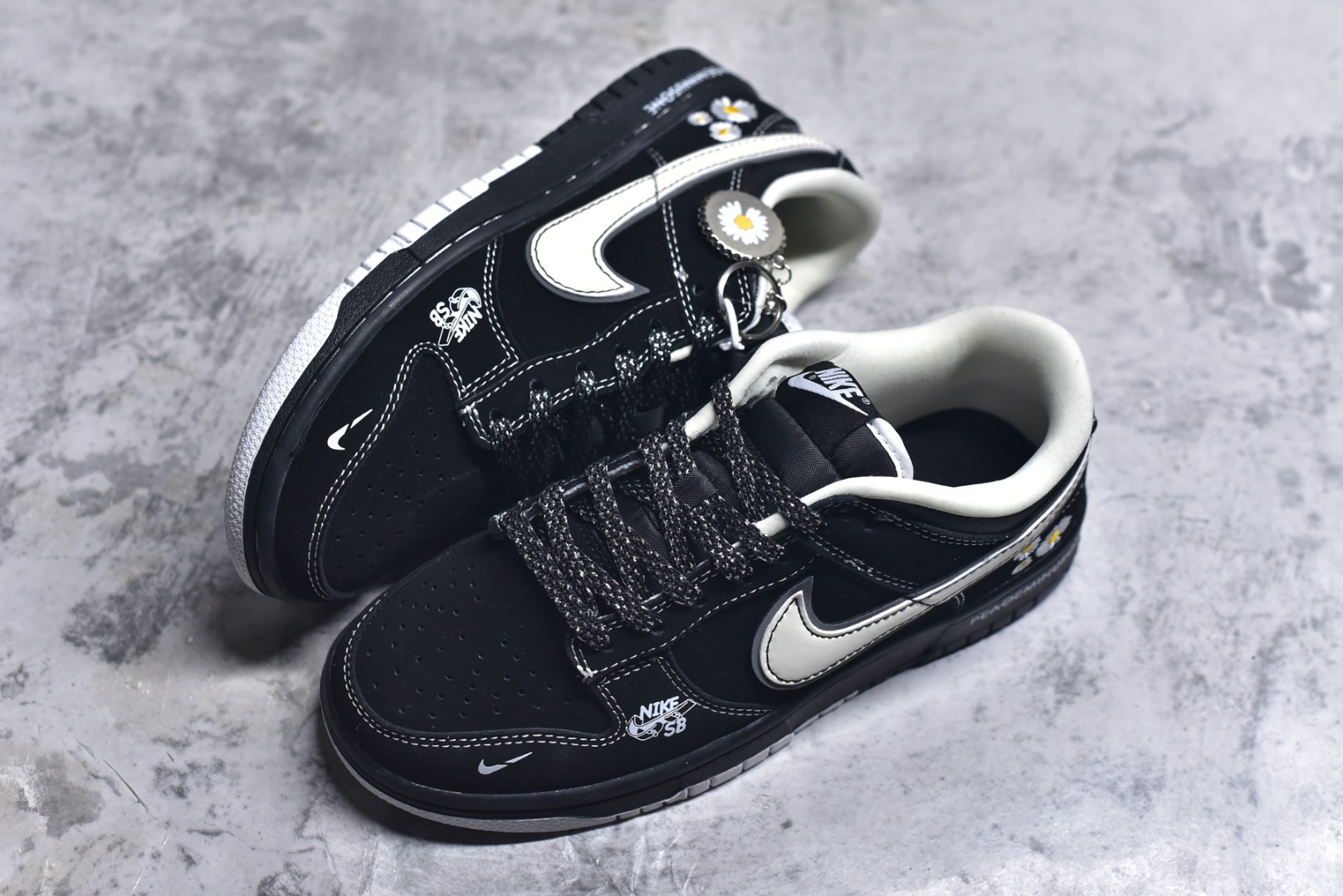 图片[7]-#Nike Dunk Low Retro 联名 周年高端定制 低帮休闲板鞋 ▪定制鞋盒 大厂纯原品质出货 超高清洁度 皮料切割干净无任何毛边 细节完美 尺码：36 36.5 37.5 38 38.5 39 40 40.5 41 42 42.5 43 44 44.5 45-选品中心