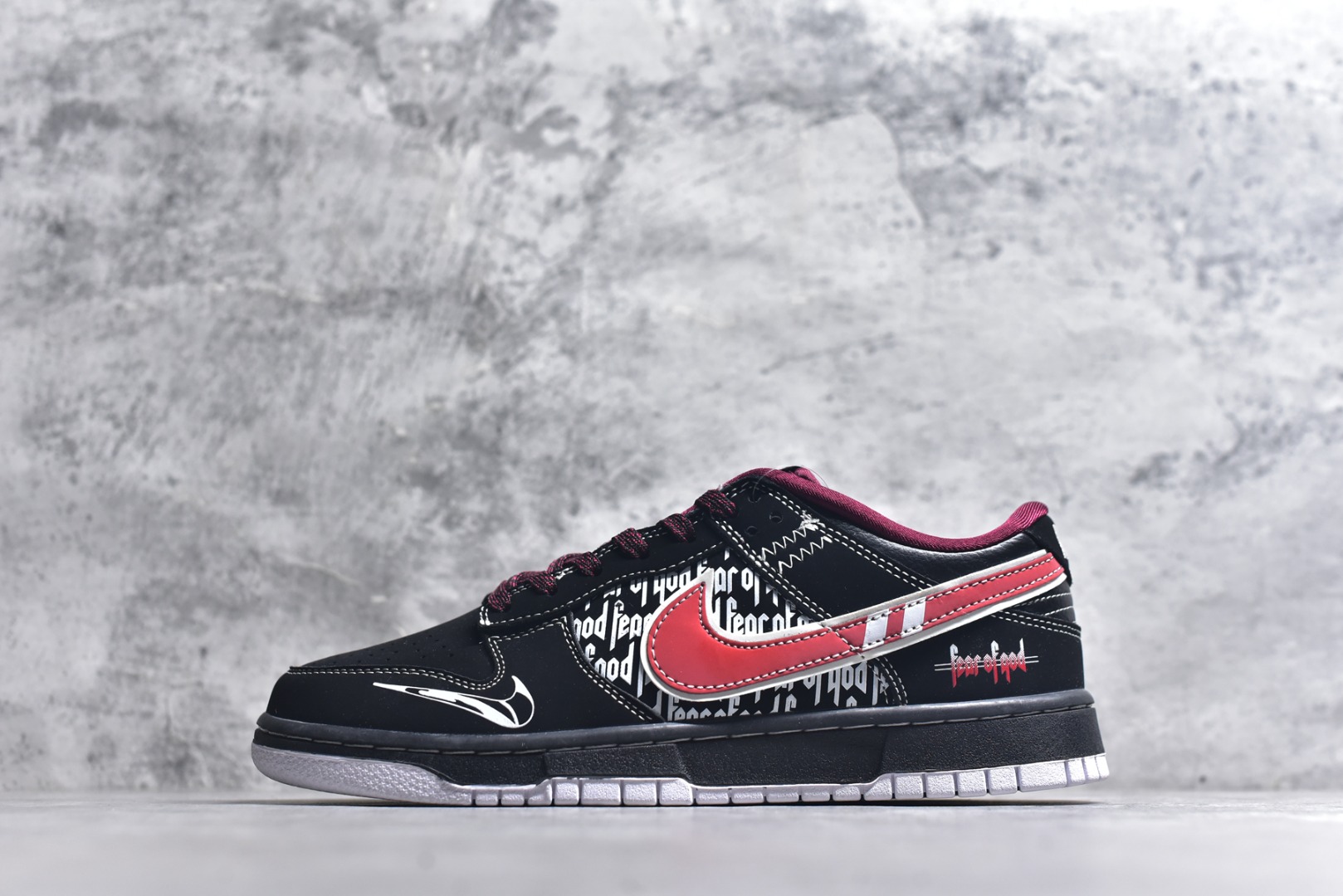 #Nike Dunk Low Retro 联名 周年高端定制 低帮休闲板鞋 ▪定制鞋盒 大厂纯原品质出货 超高清洁度 皮料切割干净无任何毛边 细节完美 尺码：36 36.5 37.5 38 38.5 39 40 40.5 41 42 42.5 43 44 44.5 45-选品中心