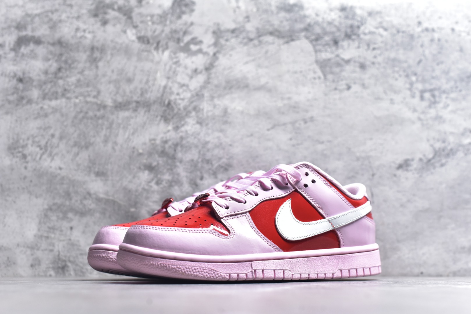 图片[2]-#Nike NIKE DUNK LOW BG 情人节限定 耐克休闲板鞋 原装头层材料 用料绝不含糊 独家版型蒸餾加工帶來的是更好的视觉和脚感体验 清洁度 电绣工艺 皮料切割干净无任何毛边 细节完美 尺码：36-45（半）-选品中心