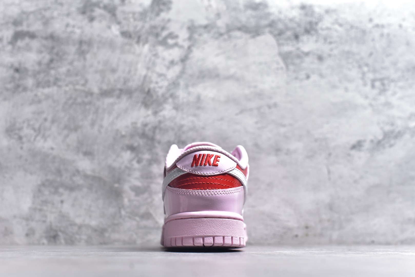 图片[5]-#Nike NIKE DUNK LOW BG 情人节限定 耐克休闲板鞋 原装头层材料 用料绝不含糊 独家版型蒸餾加工帶來的是更好的视觉和脚感体验 清洁度 电绣工艺 皮料切割干净无任何毛边 细节完美 尺码：36-45（半）-选品中心