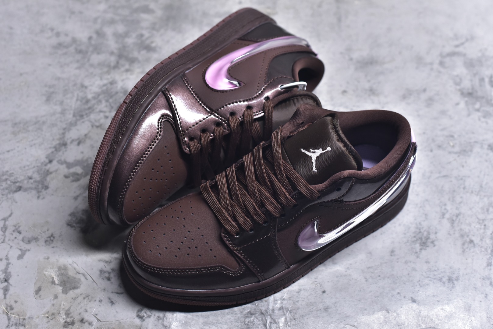 图片[7]-#Air Jordan 1 Low 情人节巧克力棕粉 官方同步新色 原装级产物 拒绝公底 立体鞋型 细节完美 高清洁度 购置公司同步原材料 原汁原味 忠于原版 尺码：36 36.5 37.5 38 38.5 39 40 40.5 41 42 42.5 43 44 44.5 45-选品中心