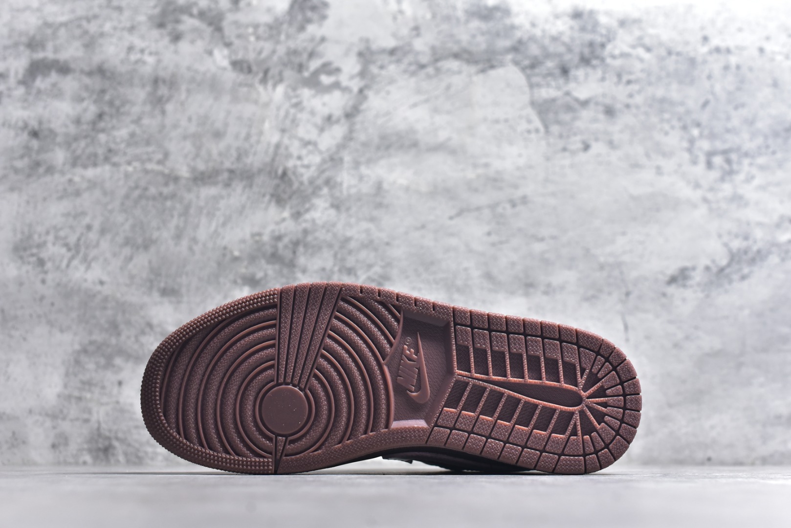 图片[6]-#Air Jordan 1 Low 情人节巧克力棕粉 官方同步新色 原装级产物 拒绝公底 立体鞋型 细节完美 高清洁度 购置公司同步原材料 原汁原味 忠于原版 尺码：36 36.5 37.5 38 38.5 39 40 40.5 41 42 42.5 43 44 44.5 45-选品中心