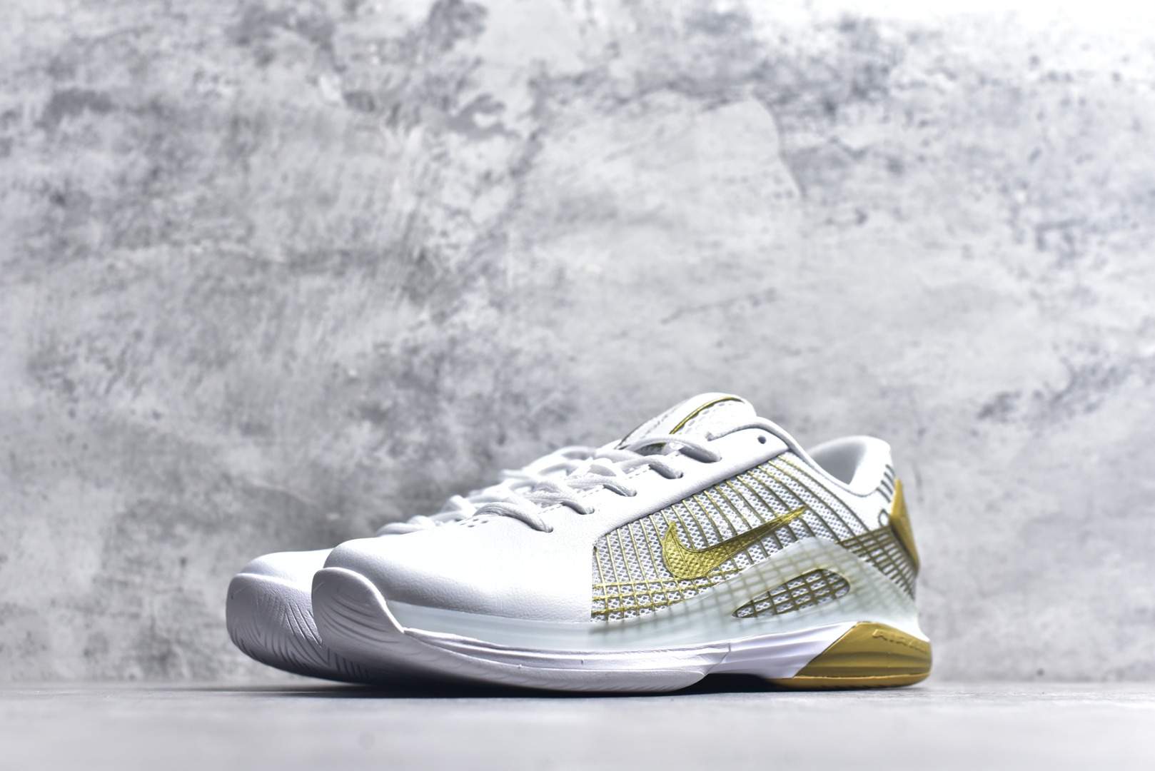 图片[2]-#原厂级别 NK Zoom Vapor 12 Hypersmash 白金 百搭舒适透气支撑低帮网球鞋 ▪外底采用耐穿橡胶材料，轻盈非凡。匠心设计助力轻松减速、急停和回防，令你如行云流水般自如攻 尺码：36 37 38 39 40 41 42 43 44 45&26-选品中心