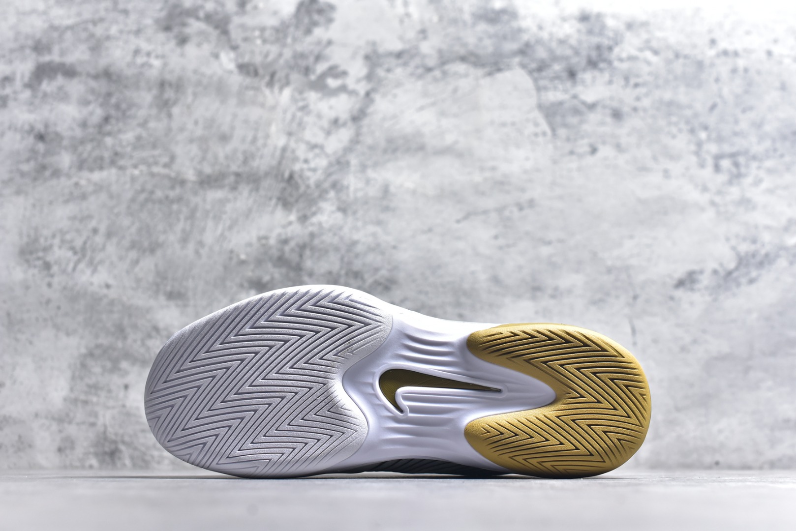 图片[6]-#原厂级别 NK Zoom Vapor 12 Hypersmash 白金 百搭舒适透气支撑低帮网球鞋 ▪外底采用耐穿橡胶材料，轻盈非凡。匠心设计助力轻松减速、急停和回防，令你如行云流水般自如攻 尺码：36 37 38 39 40 41 42 43 44 45&26-选品中心