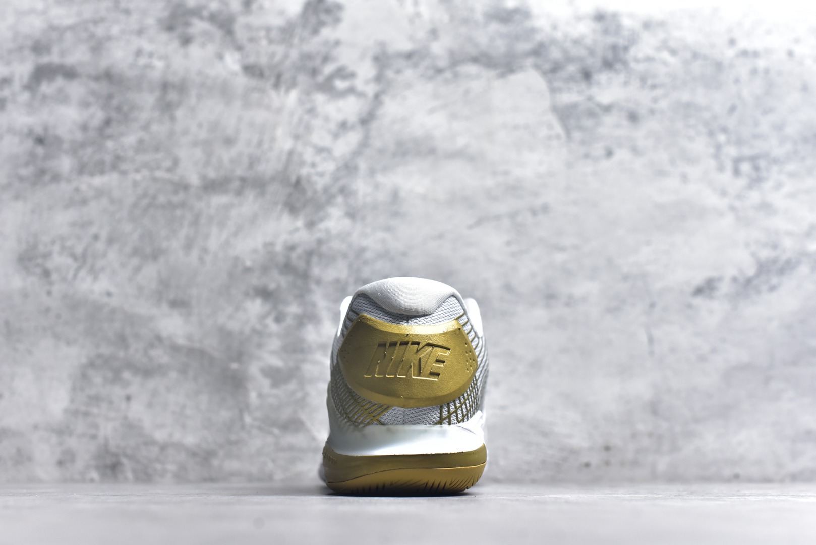 图片[5]-#原厂级别 NK Zoom Vapor 12 Hypersmash 白金 百搭舒适透气支撑低帮网球鞋 ▪外底采用耐穿橡胶材料，轻盈非凡。匠心设计助力轻松减速、急停和回防，令你如行云流水般自如攻 尺码：36 37 38 39 40 41 42 43 44 45&26-选品中心