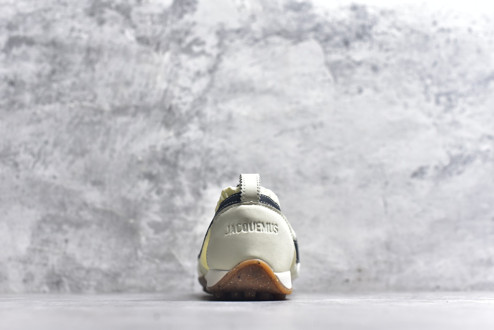 图片[5]-#NIKE W JACQUEMUS MOON SHOE SP 耐克 柔软舒适防滑耐磨 低帮休闲板鞋 欧美‍走秀‍‍款英伦复古 翘式鞋头设计 响应灵活 采用经典鞋型 融入全新细节点缀 整体简约且富有质感 鞋底耐磨材质搭配丰富的防滑底纹设计可平稳抓地 不易打滑 尺码：36-47.5（半）-选品中心