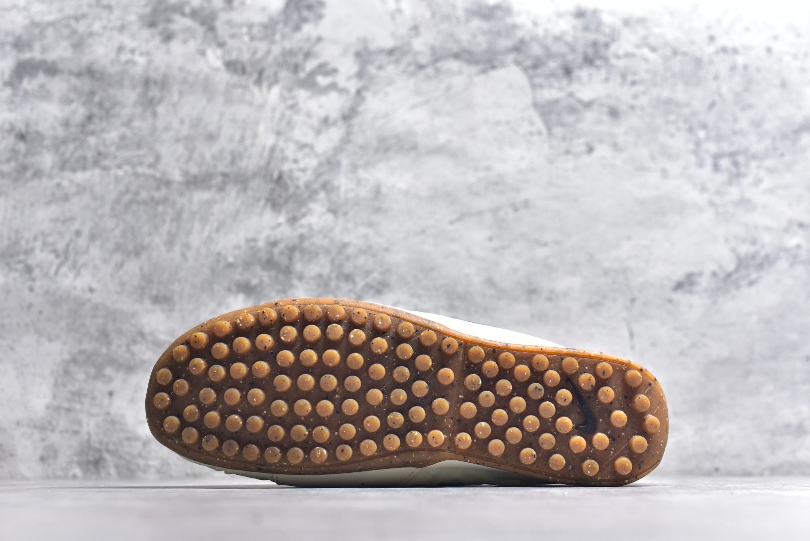 图片[6]-#NIKE W JACQUEMUS MOON SHOE SP 耐克 柔软舒适防滑耐磨 低帮休闲板鞋 欧美‍走秀‍‍款英伦复古 翘式鞋头设计 响应灵活 采用经典鞋型 融入全新细节点缀 整体简约且富有质感 鞋底耐磨材质搭配丰富的防滑底纹设计可平稳抓地 不易打滑 尺码：36-47.5（半）-选品中心