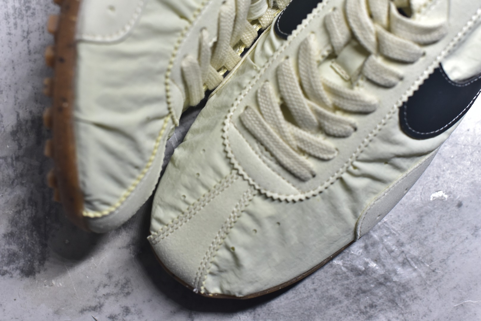 图片[8]-#NIKE W JACQUEMUS MOON SHOE SP 耐克 柔软舒适防滑耐磨 低帮休闲板鞋 欧美‍走秀‍‍款英伦复古 翘式鞋头设计 响应灵活 采用经典鞋型 融入全新细节点缀 整体简约且富有质感 鞋底耐磨材质搭配丰富的防滑底纹设计可平稳抓地 不易打滑 尺码：36-47.5（半）-选品中心