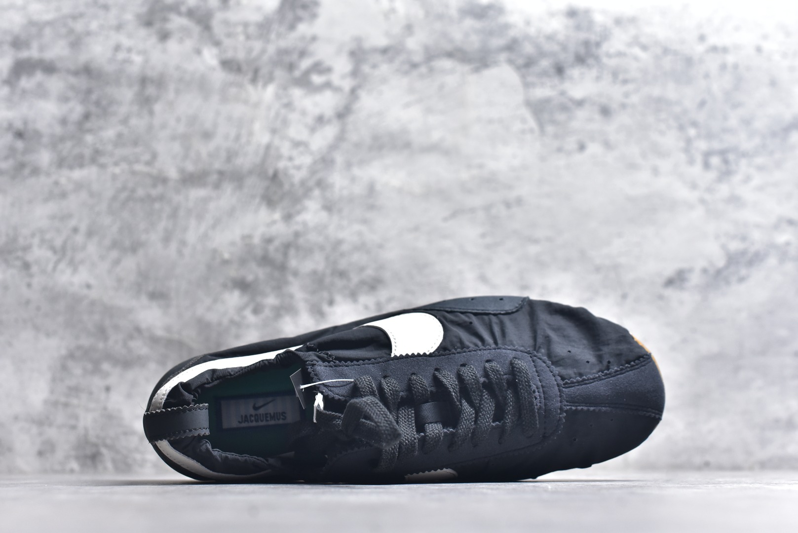图片[4]-#NIKE W JACQUEMUS MOON SHOE SP 耐克 柔软舒适防滑耐磨 低帮休闲板鞋 欧美‍走秀‍‍款英伦复古 翘式鞋头设计 响应灵活 采用经典鞋型 融入全新细节点缀 整体简约且富有质感 鞋底耐磨材质搭配丰富的防滑底纹设计可平稳抓地 不易打滑 尺码：36-47.5（半）-选品中心