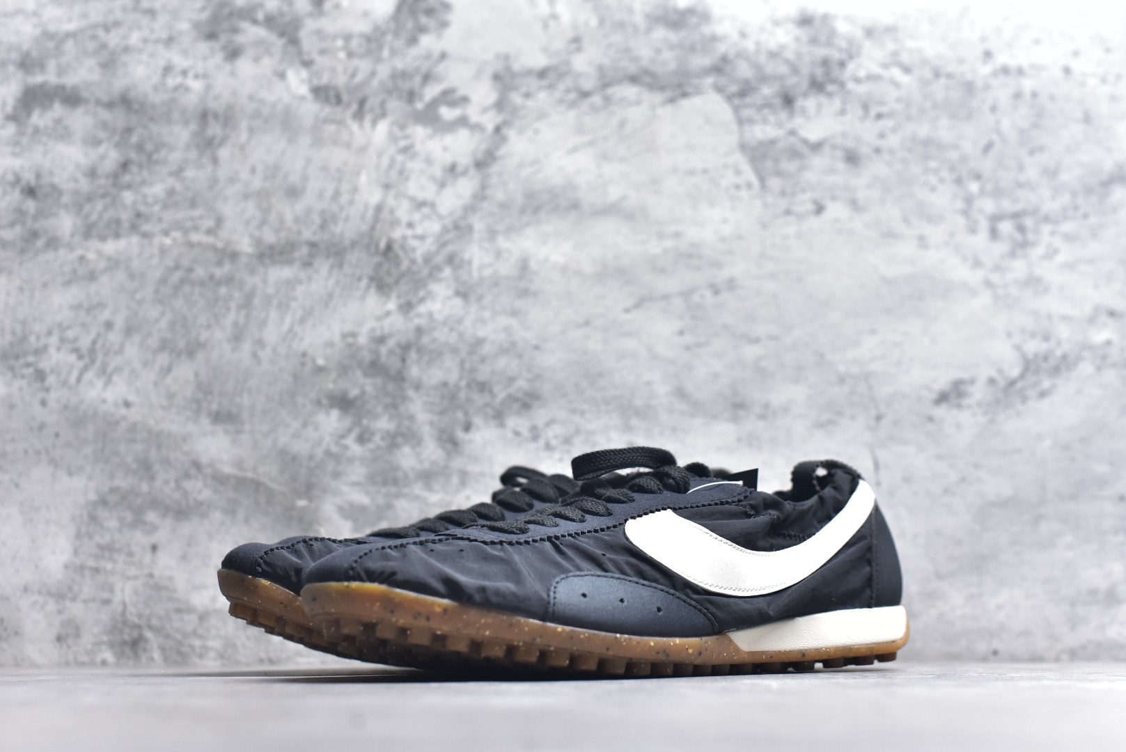 图片[2]-#NIKE W JACQUEMUS MOON SHOE SP 耐克 柔软舒适防滑耐磨 低帮休闲板鞋 欧美‍走秀‍‍款英伦复古 翘式鞋头设计 响应灵活 采用经典鞋型 融入全新细节点缀 整体简约且富有质感 鞋底耐磨材质搭配丰富的防滑底纹设计可平稳抓地 不易打滑 尺码：36-47.5（半）-选品中心