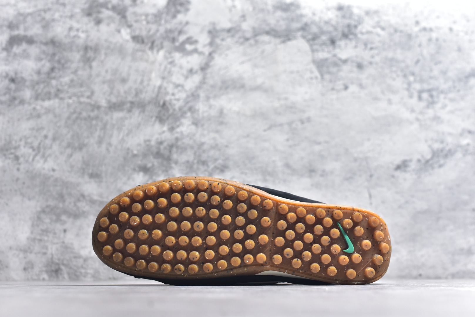 图片[6]-#NIKE W JACQUEMUS MOON SHOE SP 耐克 柔软舒适防滑耐磨 低帮休闲板鞋 欧美‍走秀‍‍款英伦复古 翘式鞋头设计 响应灵活 采用经典鞋型 融入全新细节点缀 整体简约且富有质感 鞋底耐磨材质搭配丰富的防滑底纹设计可平稳抓地 不易打滑 尺码：36-47.5（半）-选品中心